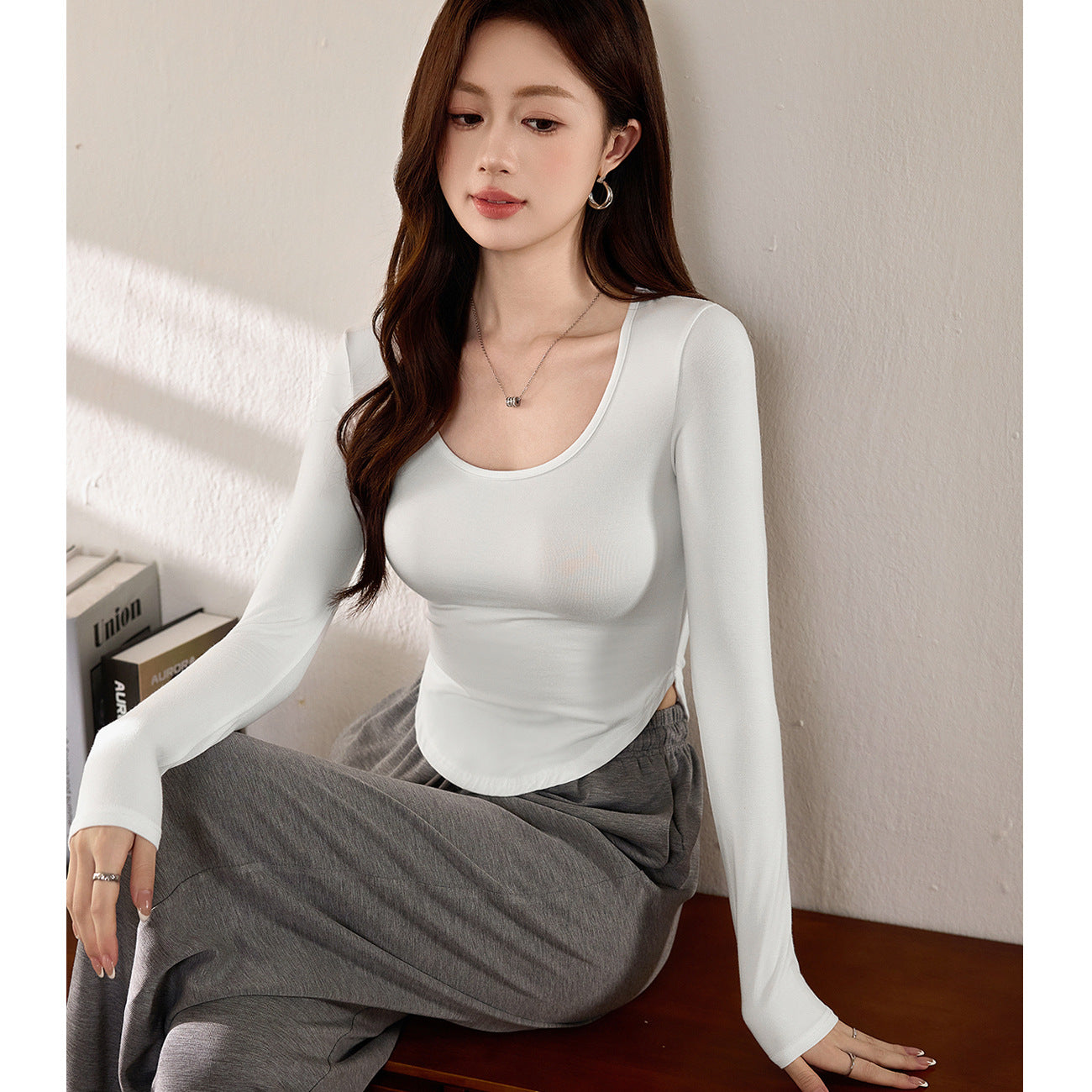 Modal cotton U-neck T-shirt women's long-sleeved 2026 autumn and winter new tight sexy pure desire style undershirt top