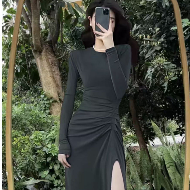 2025 autumn and winter new dress fashionable fried street royal sister wind high split fork pleated slim cover black dress