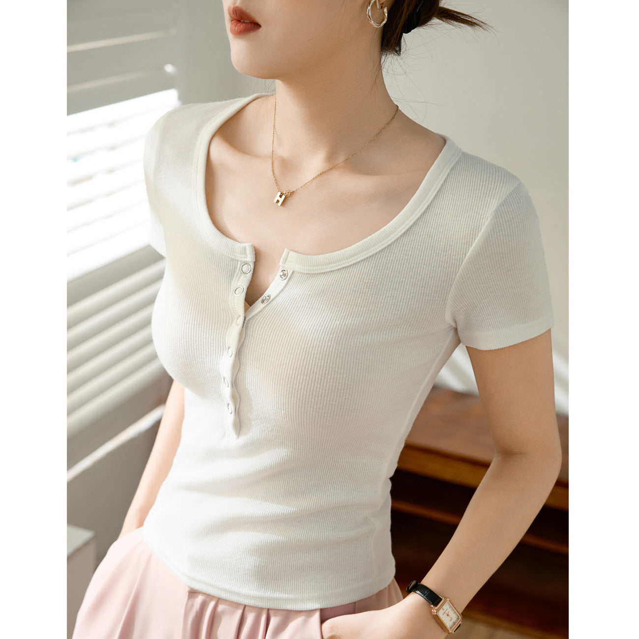 Use good materials% high-end hidden button short-sleeved T-shirt women's summer threaded cotton 2026 new slim-fitting and thin versatile bottoming shirt
