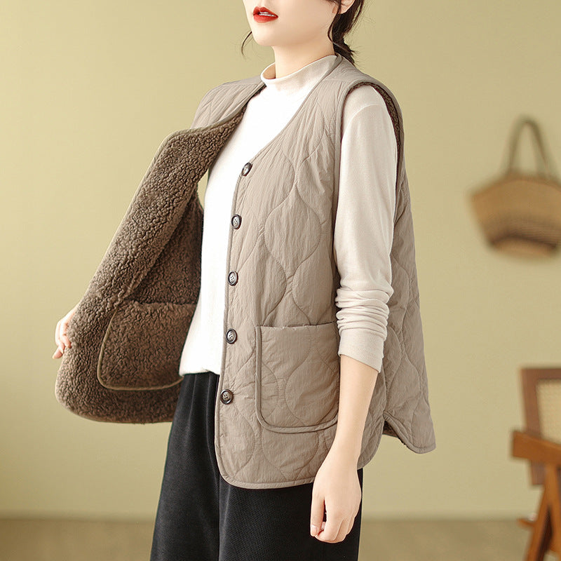 Real shot 2025 autumn and winter new lamb wool warm sleeveless big pocket vest women wear vest jacket on both sides