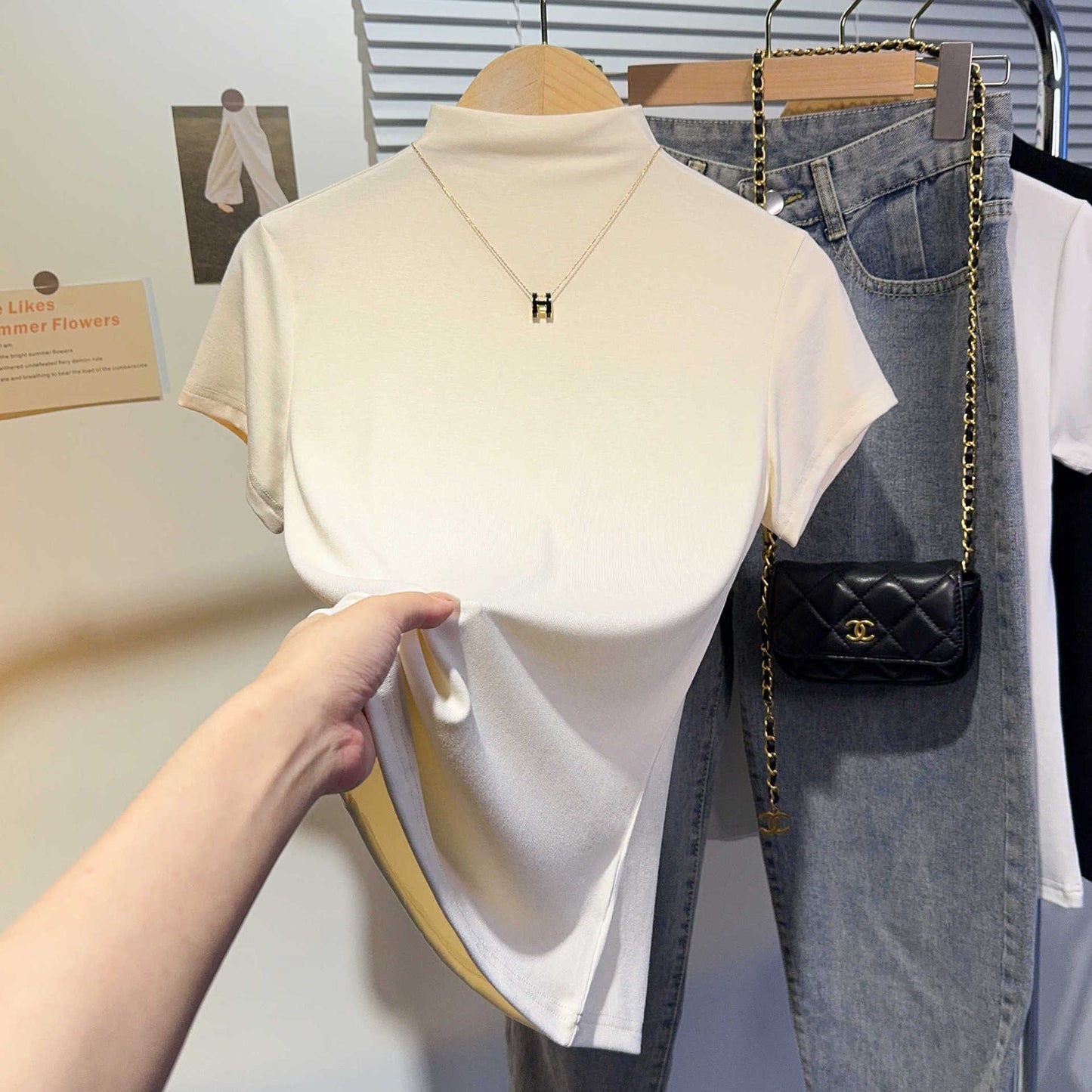 Short-sleeved t-shirt women's slim-fitting sexy shoulder bottoming shirt 2025 with summer daily wear top semi-turtleneck