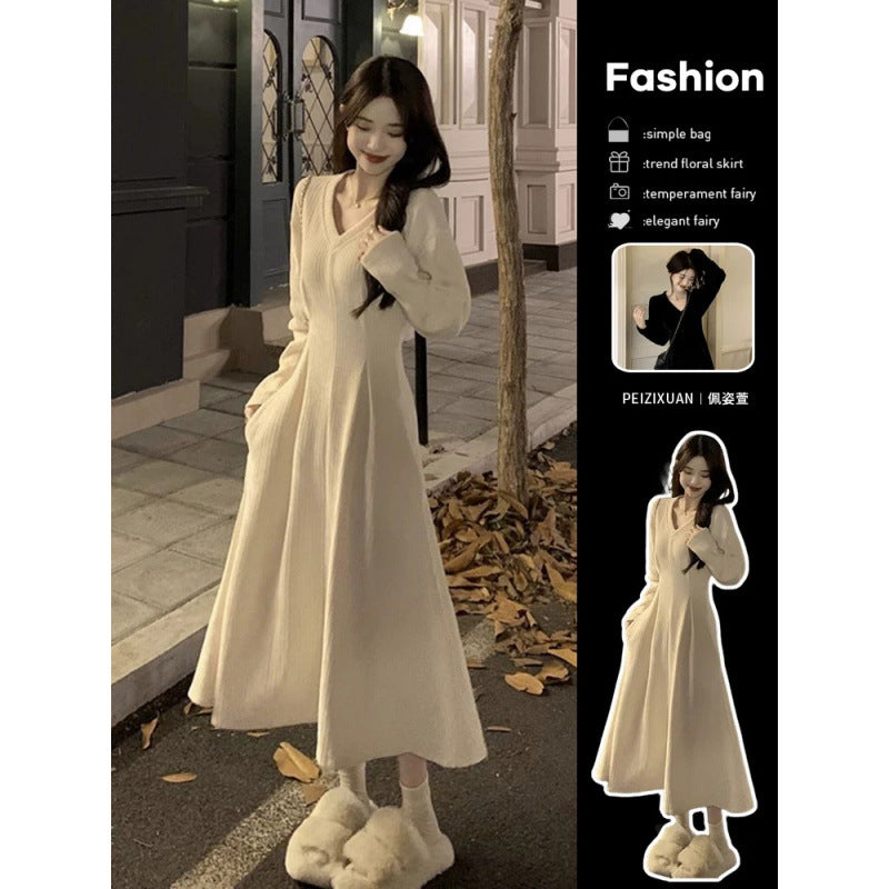 White V-neck underwear with a base dress Women's pre-autumn outfit 2026 new French temperament long skirt