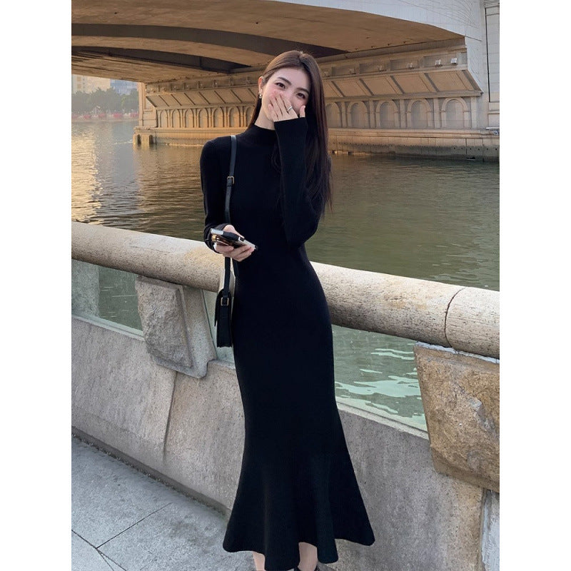 Autumn and winter with coats, high-end slimming, semi-turtleneck black dress, Hepburn style with temperament mermaid skirt