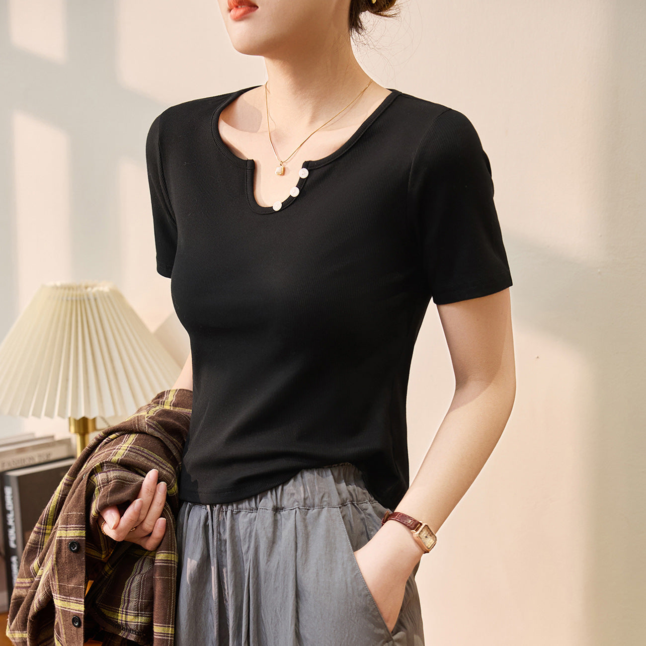 #Selection of pure cotton #High-waisted U-neck shell buckle T-shirt women's short-sleeved 2026 summer new slim-fitting and thin shoulder top