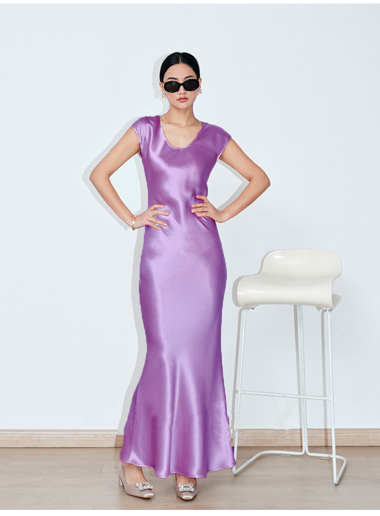 Keep it for yourself! Imported acetic acid satin dress 45 degrees oblique cut U-neck acetic acid satin long dress with stylish pendant