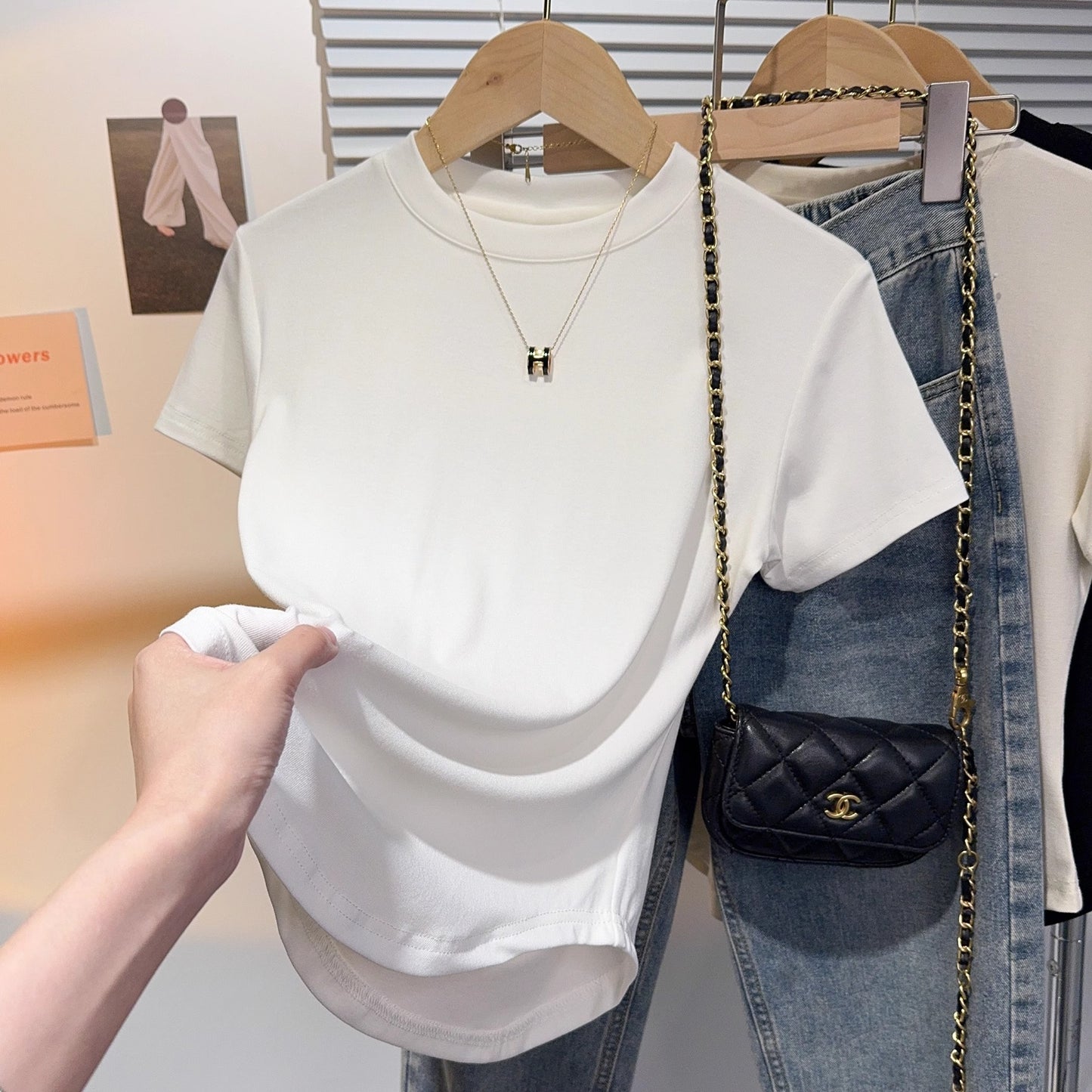 Threaded white t-shirt women's 2025 new slim-fit inner shoulder t-shirt short-sleeved curved hem small crew neck top