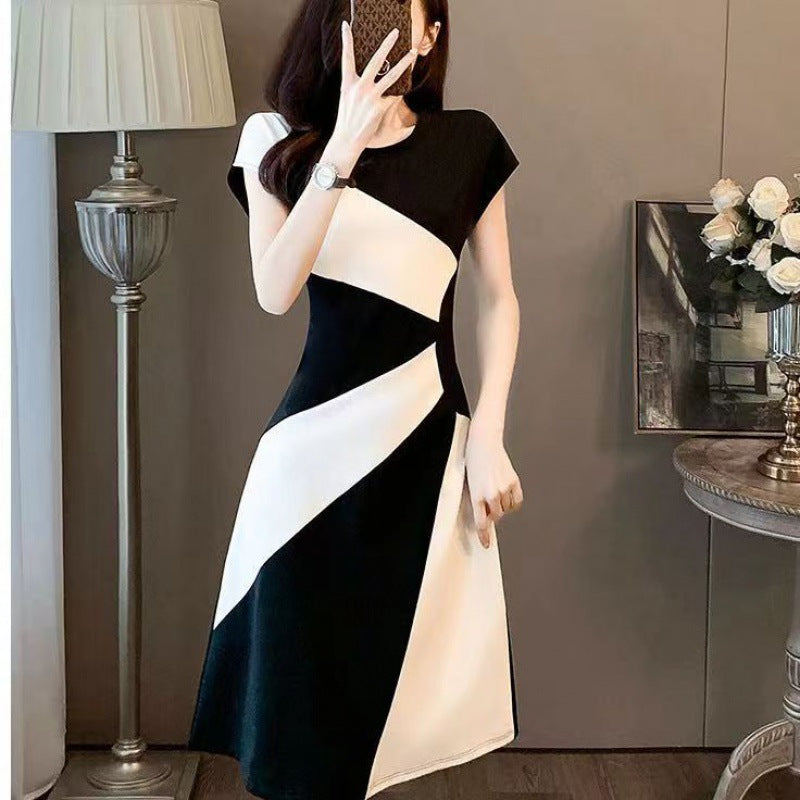 French dress summer 2024 new temperament waist thin high black and white splicing casual skirt
