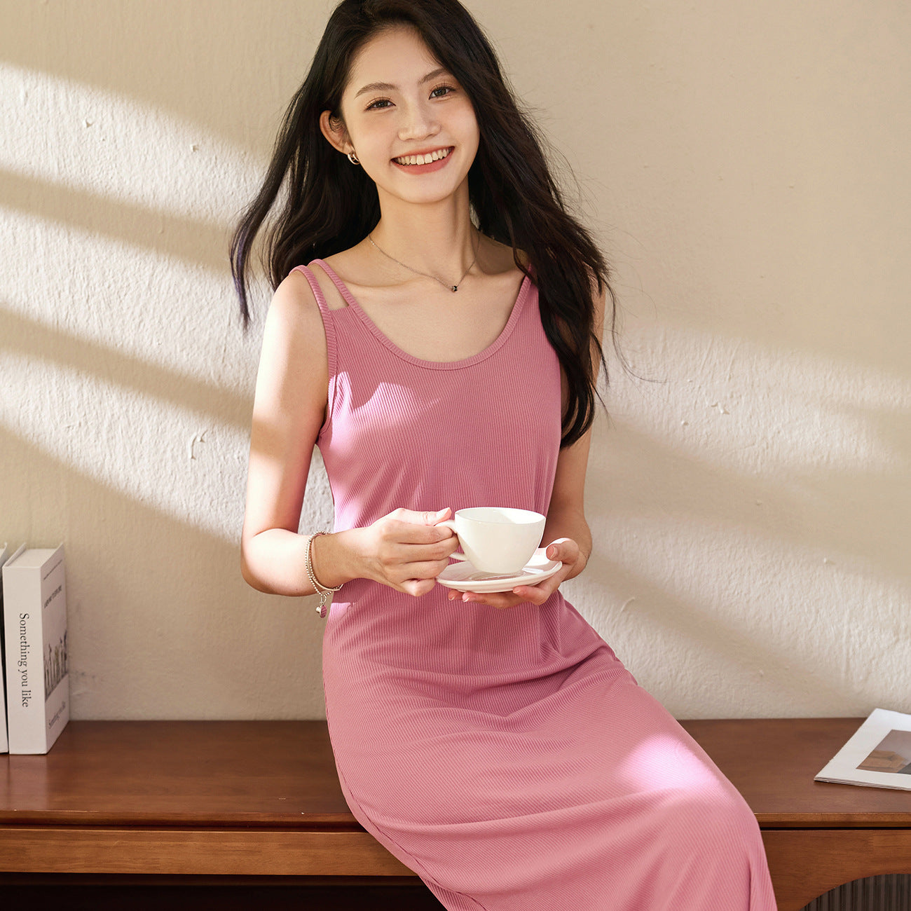 Design double shoulder pink suspender dress women's summer 2026 new loose and thin inner knee vest long dress