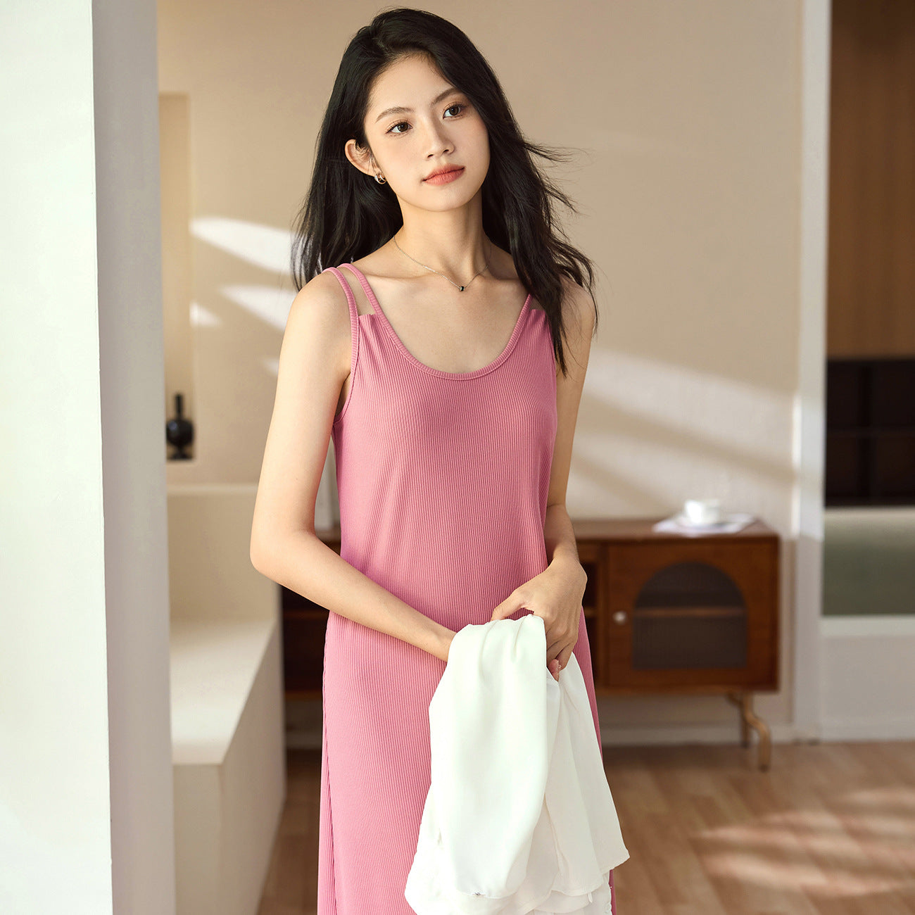 Design double shoulder pink suspender dress women's summer 2026 new loose and thin inner knee vest long dress