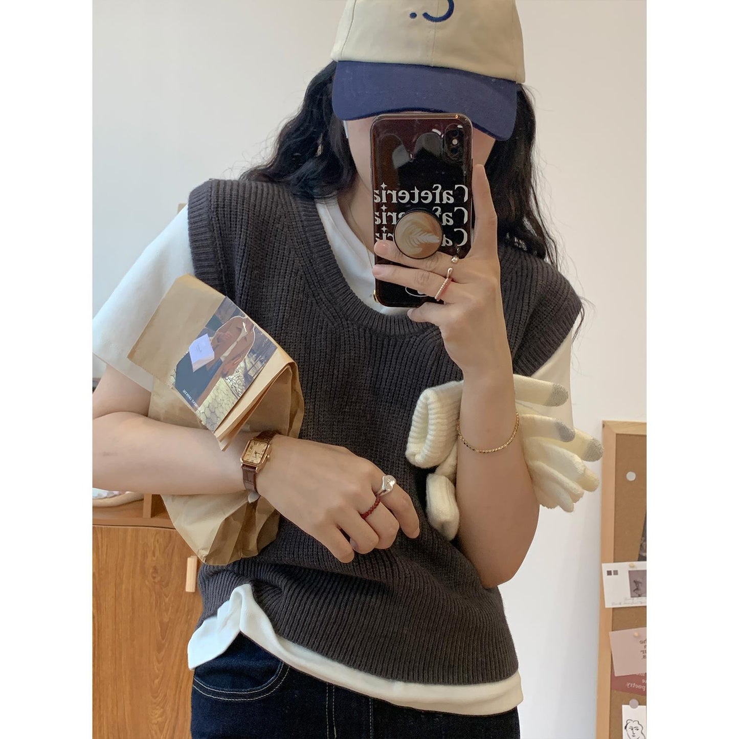 Layered in early autumn, small people loose and lazy, low crew neck vest, versatile knitted vest girl