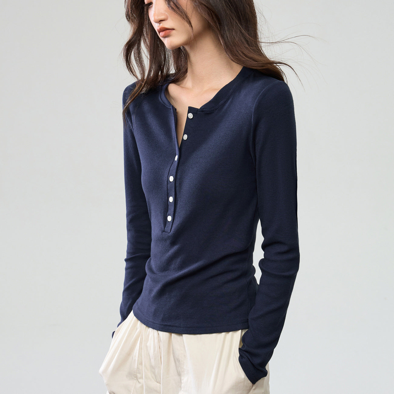 260g优可丝 亨利领气质新款秋装纽扣长袖T恤女修身显瘦上衣打底衫