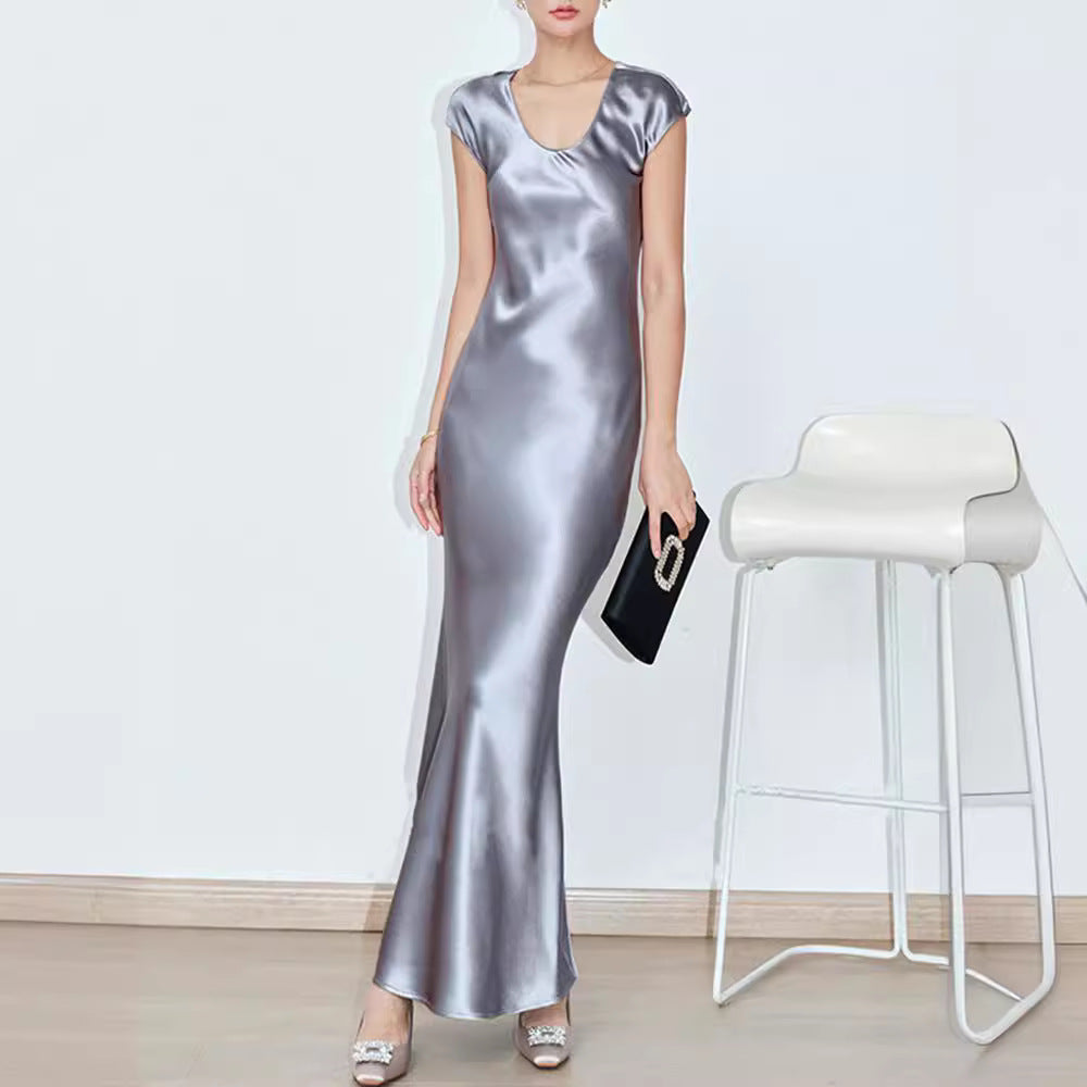 Keep it for yourself! Imported acetic acid satin dress 45 degrees oblique cut U-neck acetic acid satin long dress with stylish pendant
