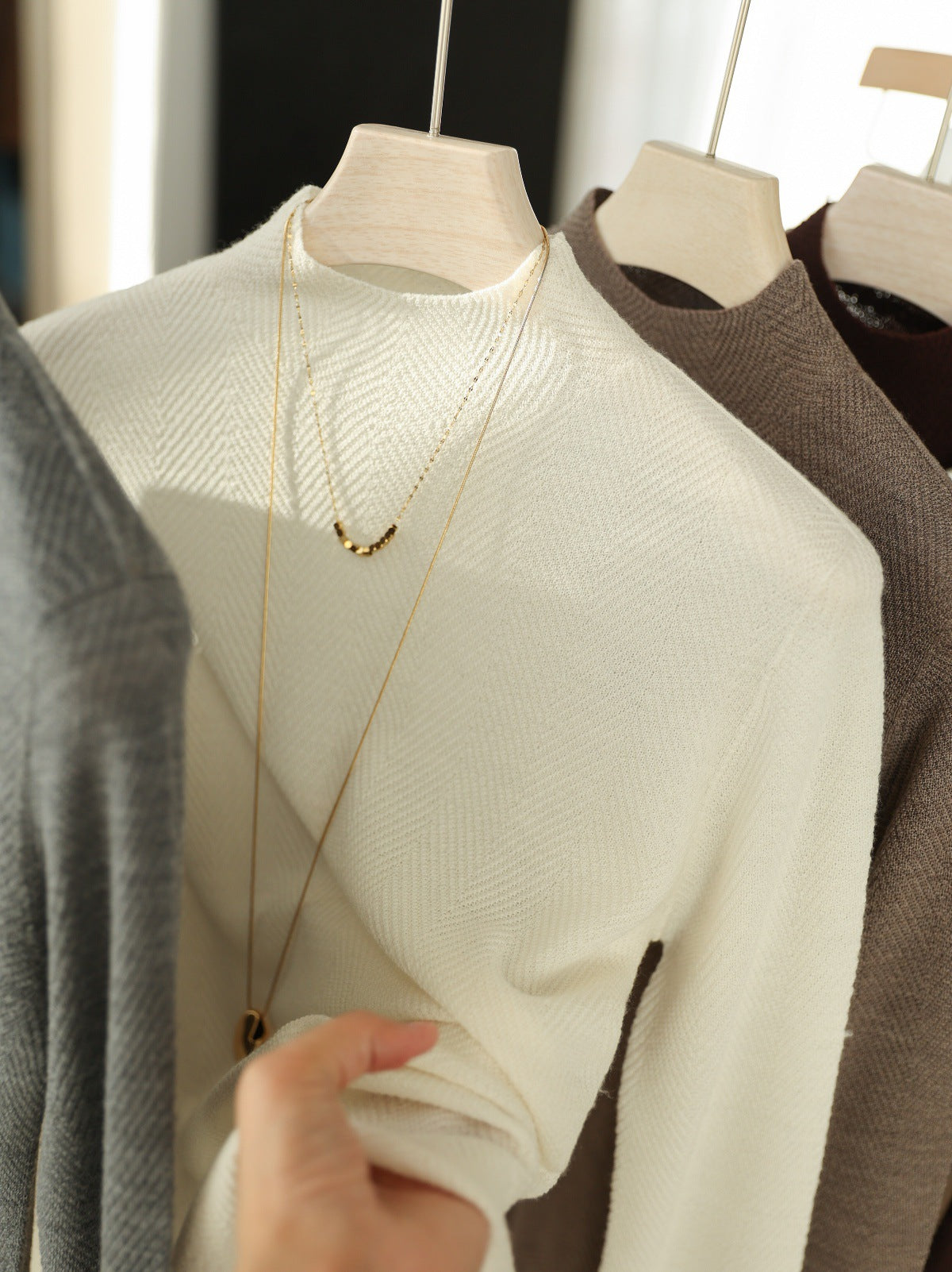 Machine washable 60 ultra-fine worsted full wool sweaters with fish bone pattern and thin seamless long-sleeved knitted sweaters and tops for women's autumn and winter