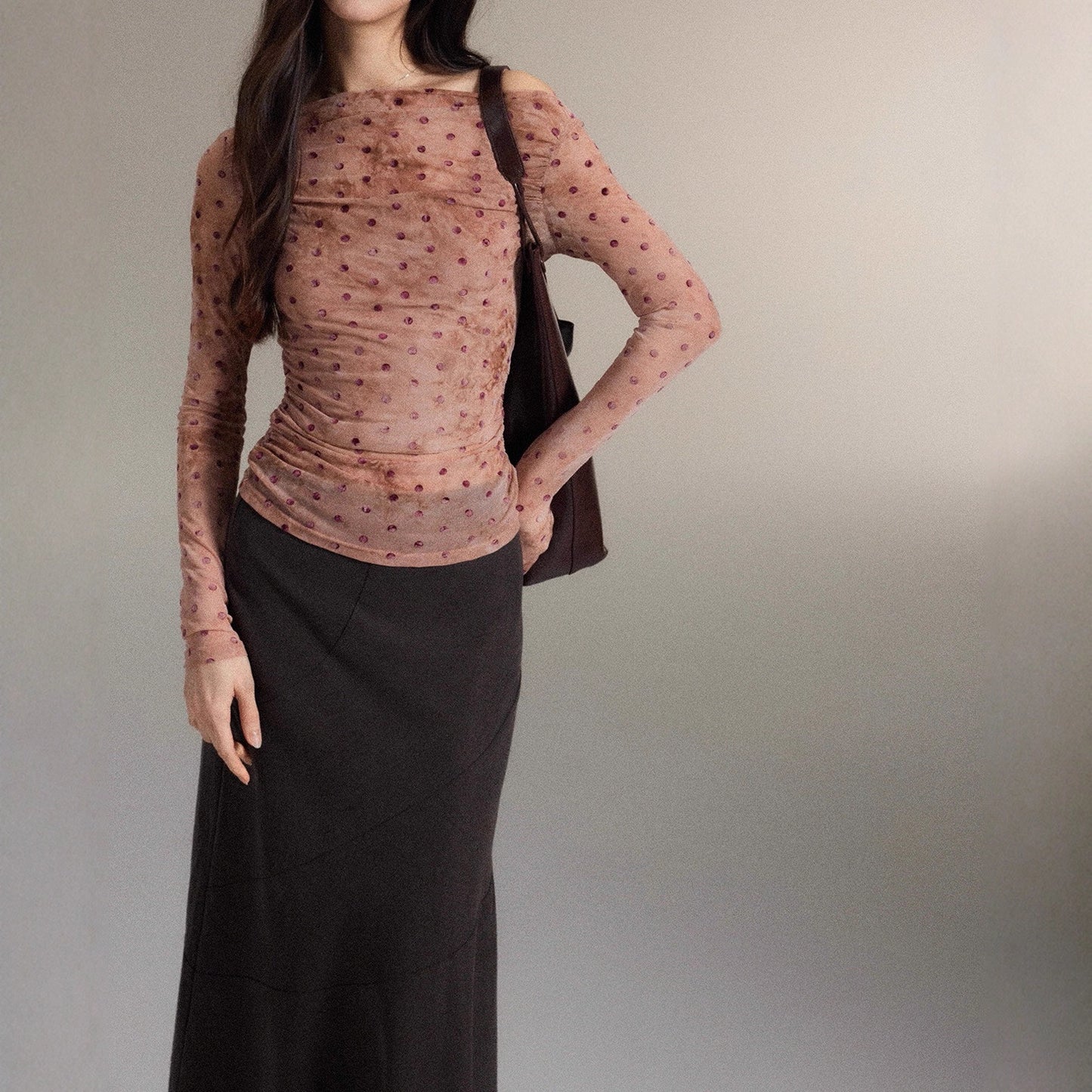 Eryang [Zhiqiu] One-word shoulder polka dot mesh yarn two-piece top for women's autumn slim and thin pleated long sleeves