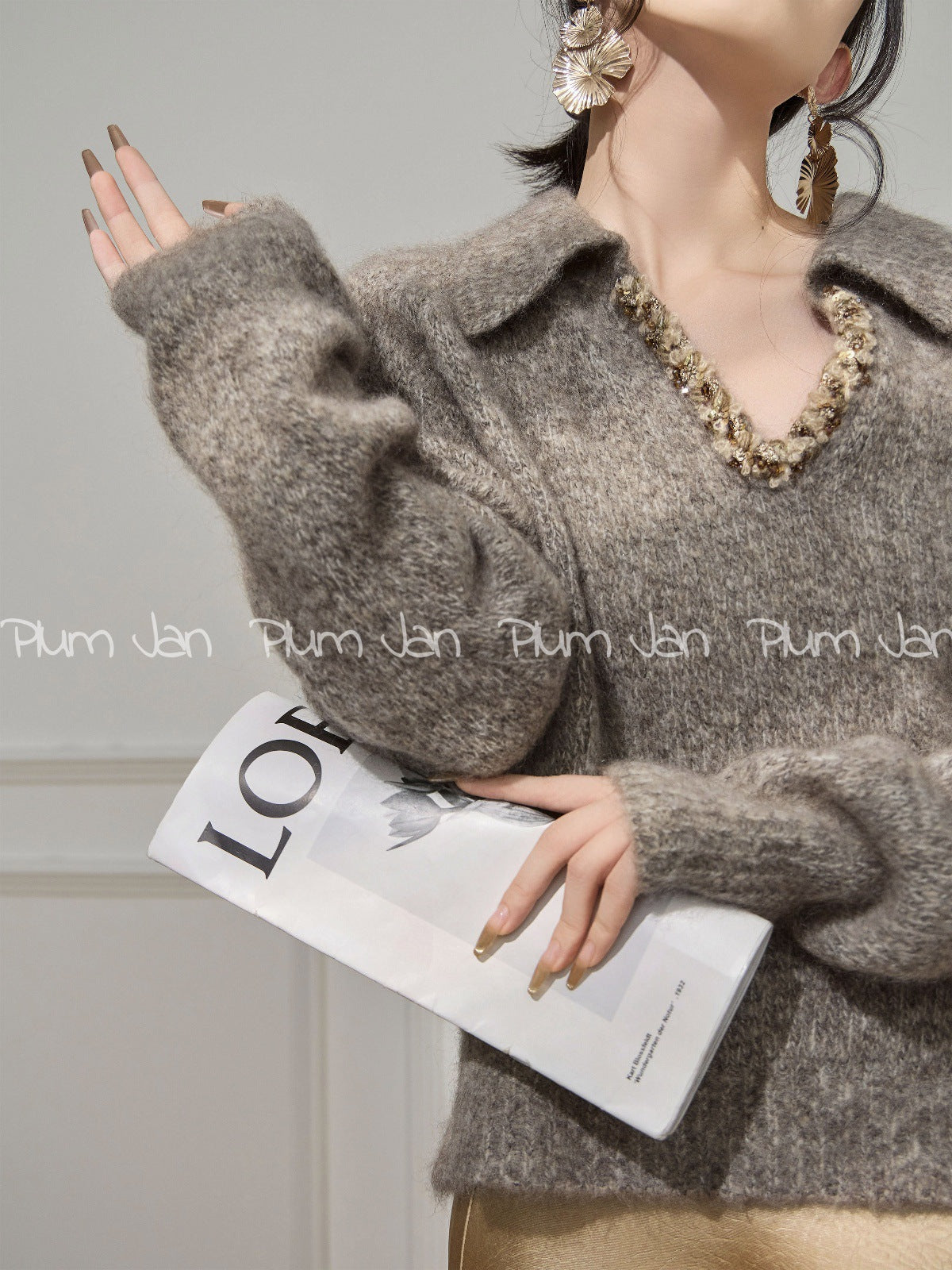 Plum Jan/Unique and beautiful This year's popular beautiful brown V-neck sweater women's 2026 new winter