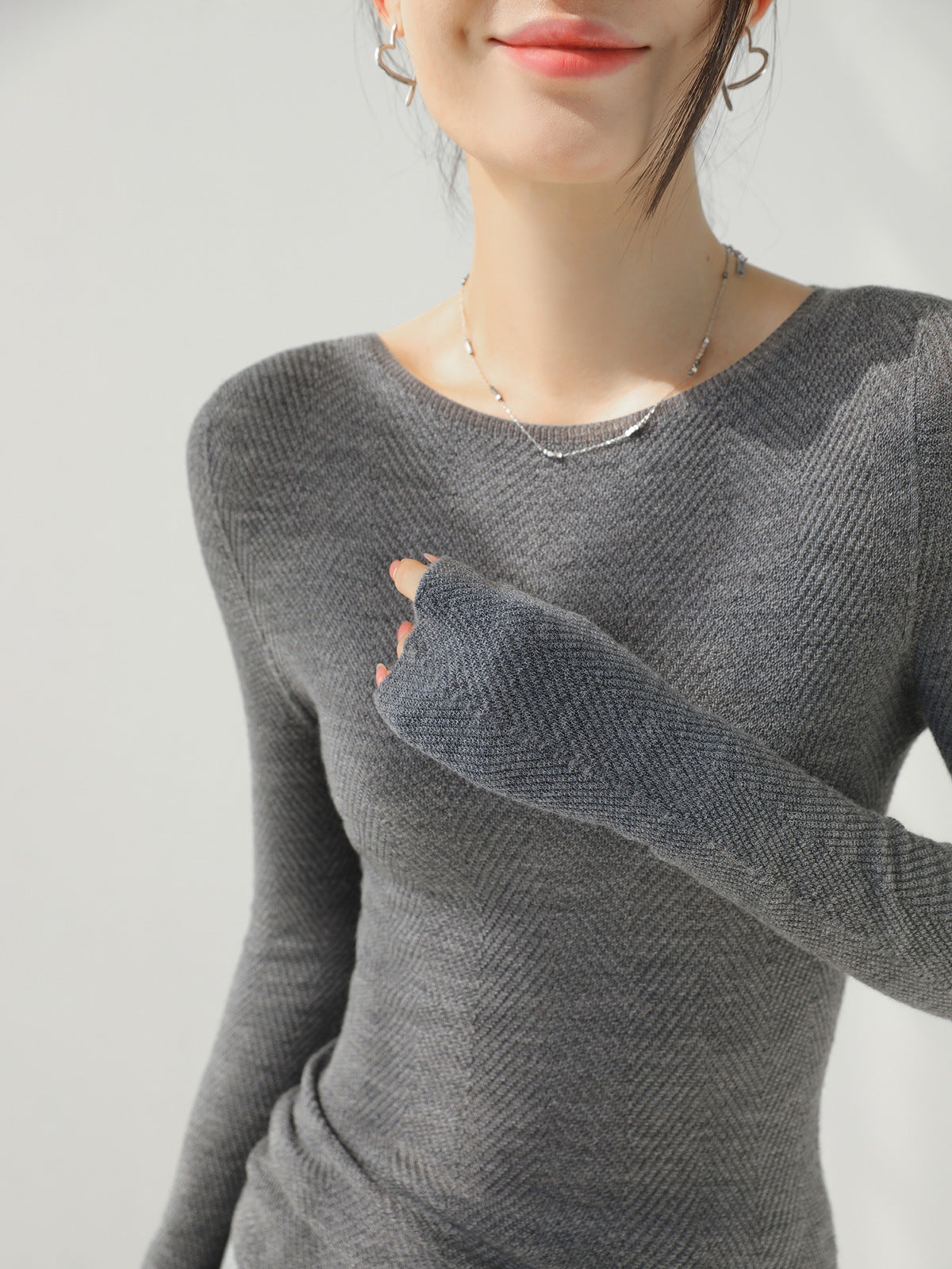 High-end Yangtze yarn semi-turtleneck seamless integrated pullover knitted sweater women's autumn slim-fit full wool backing sweater white