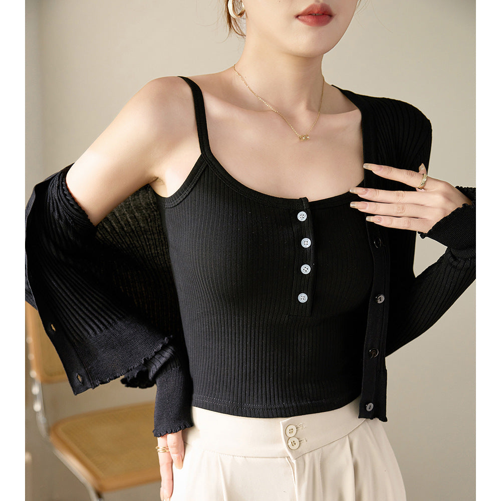 Ruth wears a cotton short suspender vest for women's summer wear with buttons, a sexy high-waisted navel-exposed top with a bottom.