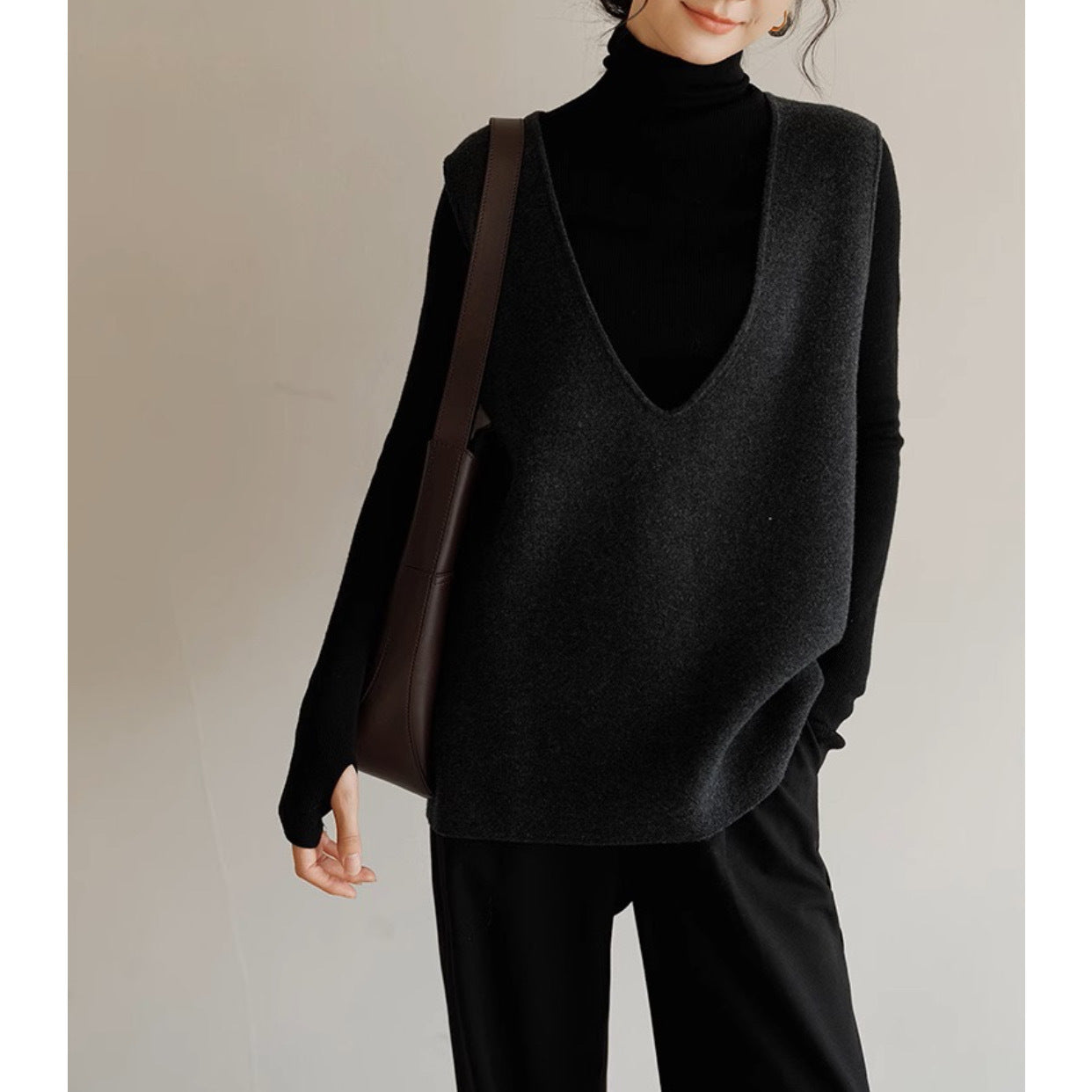 Versatile, simple, advanced relaxation, stacked and thin knitted vest vest