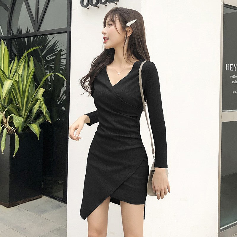 Temperament shows irregular figure dress women's waist 2026 autumn new V-neck slim fit black pure desire skirt