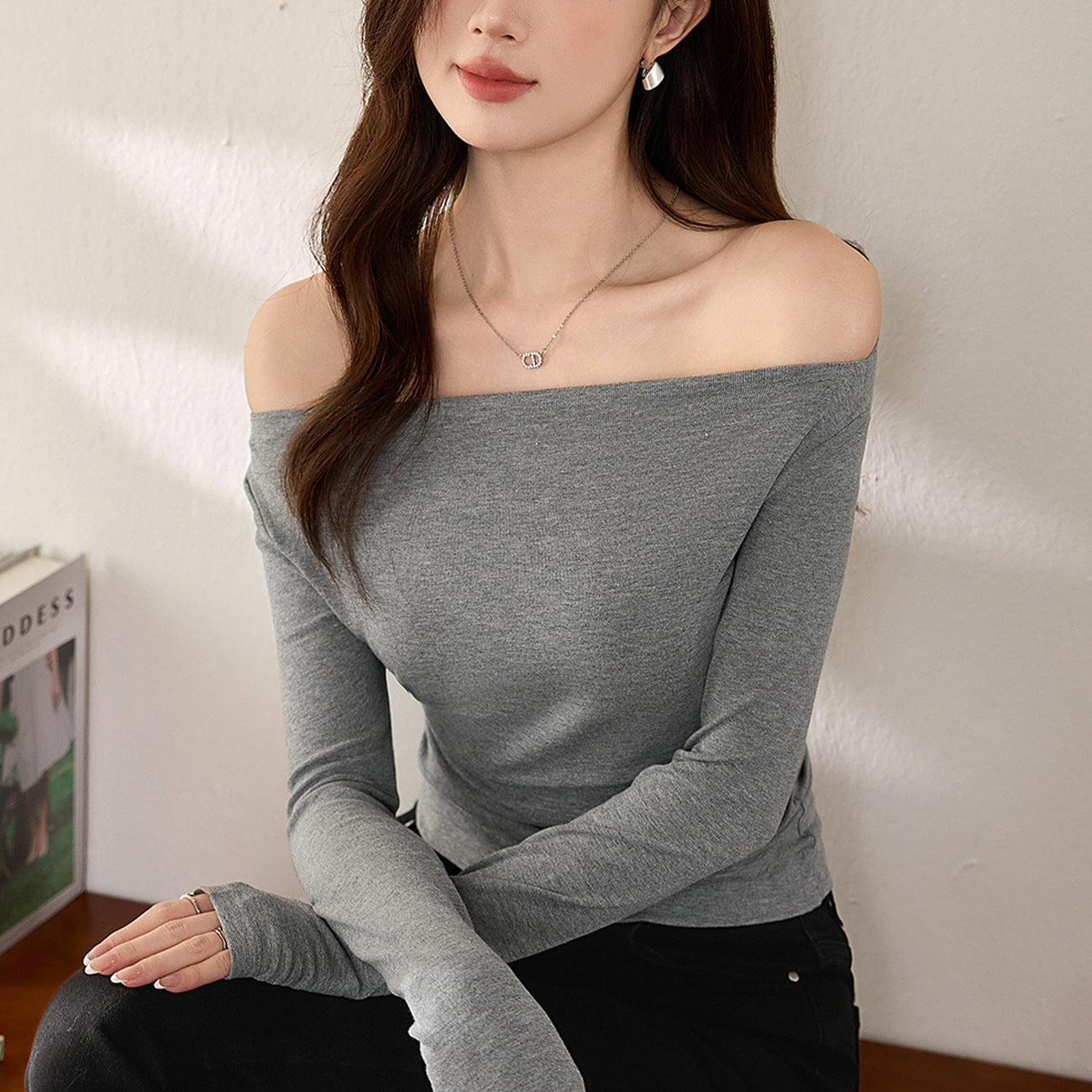 #Excellent selection #One-word shoulder waist pleated temperament off-the-shoulder T-shirt women's autumn long-sleeved new sexy inner top