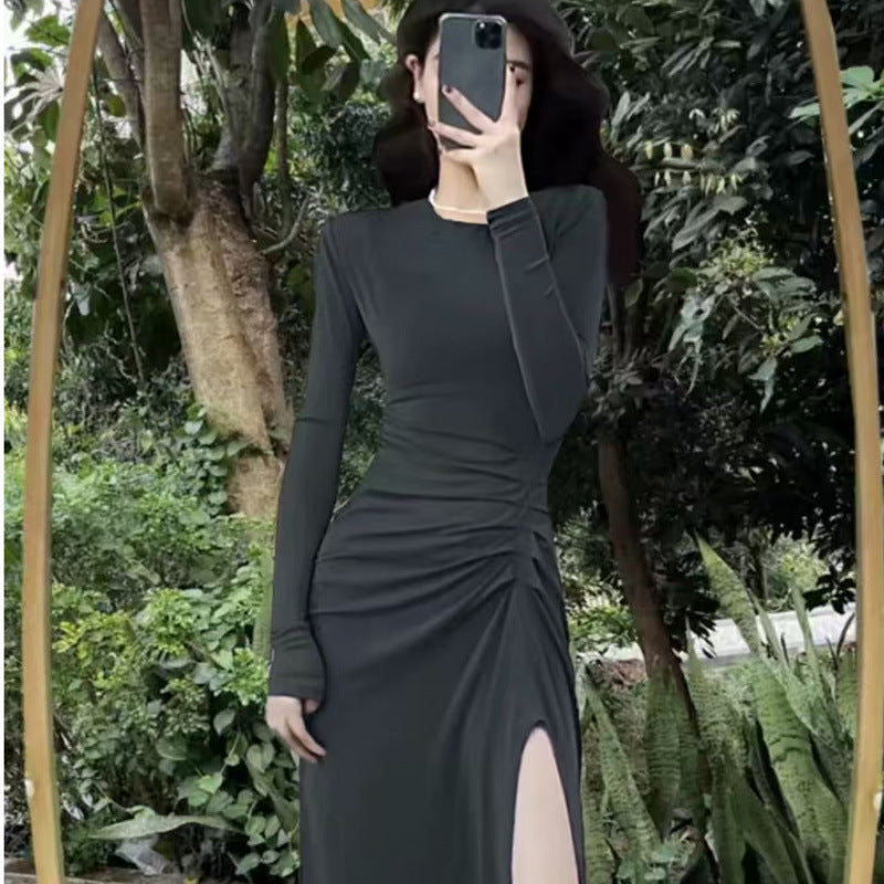 2025 autumn and winter new dress fashionable fried street royal sister wind high split fork pleated slim cover black dress