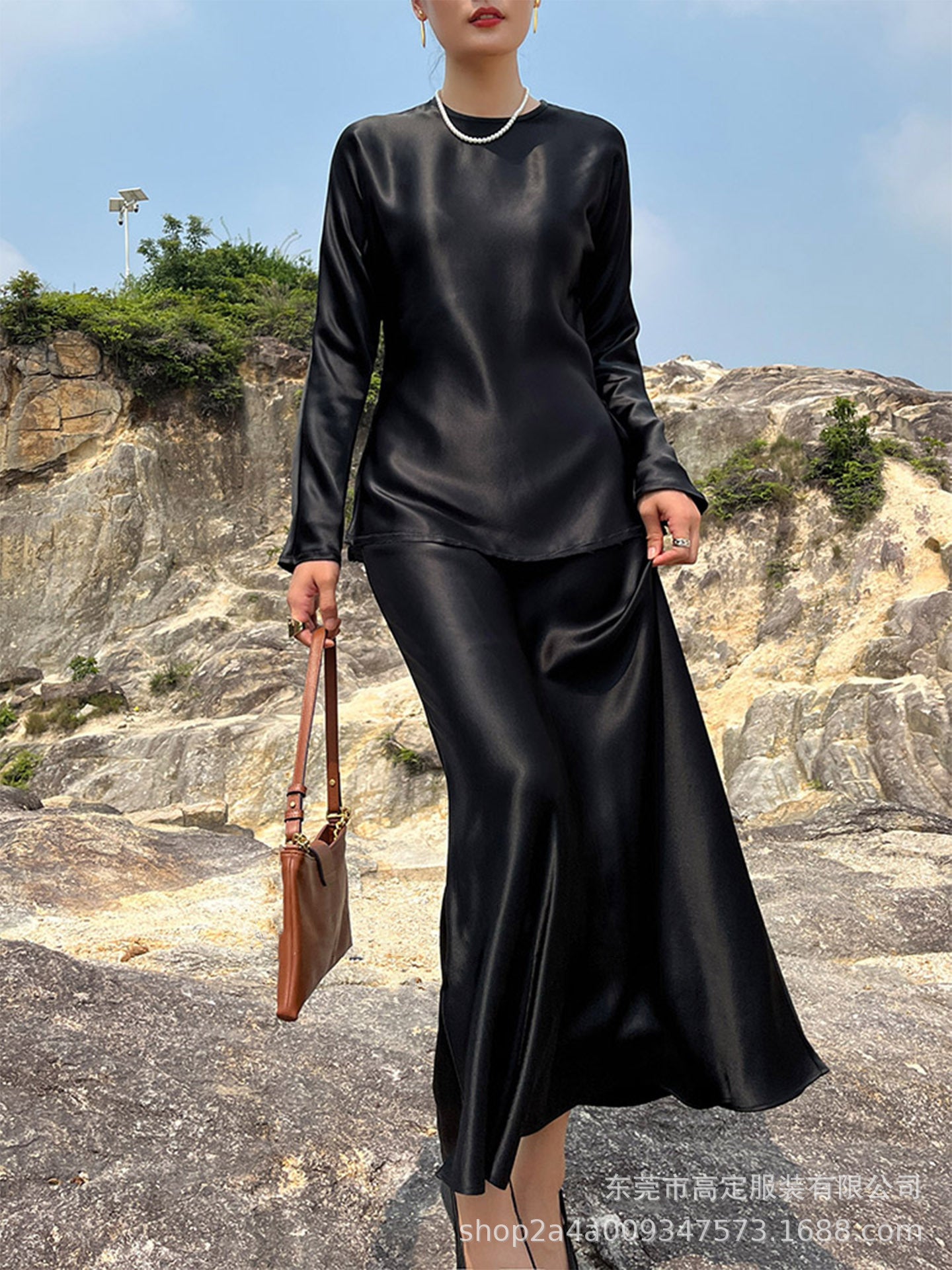 Haute couture spot~ imported acetic acid satin glossy silky slim long-sleeved shirt heavy solid color crew neck top autumn