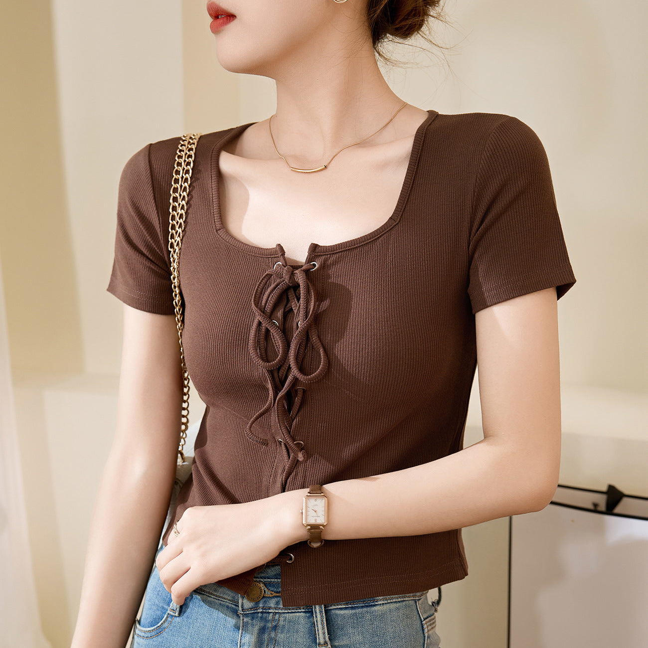 [Use good materials] High-end design strap T-shirt women's summer 2026 new square neck short-sleeved top fashionable outer wear