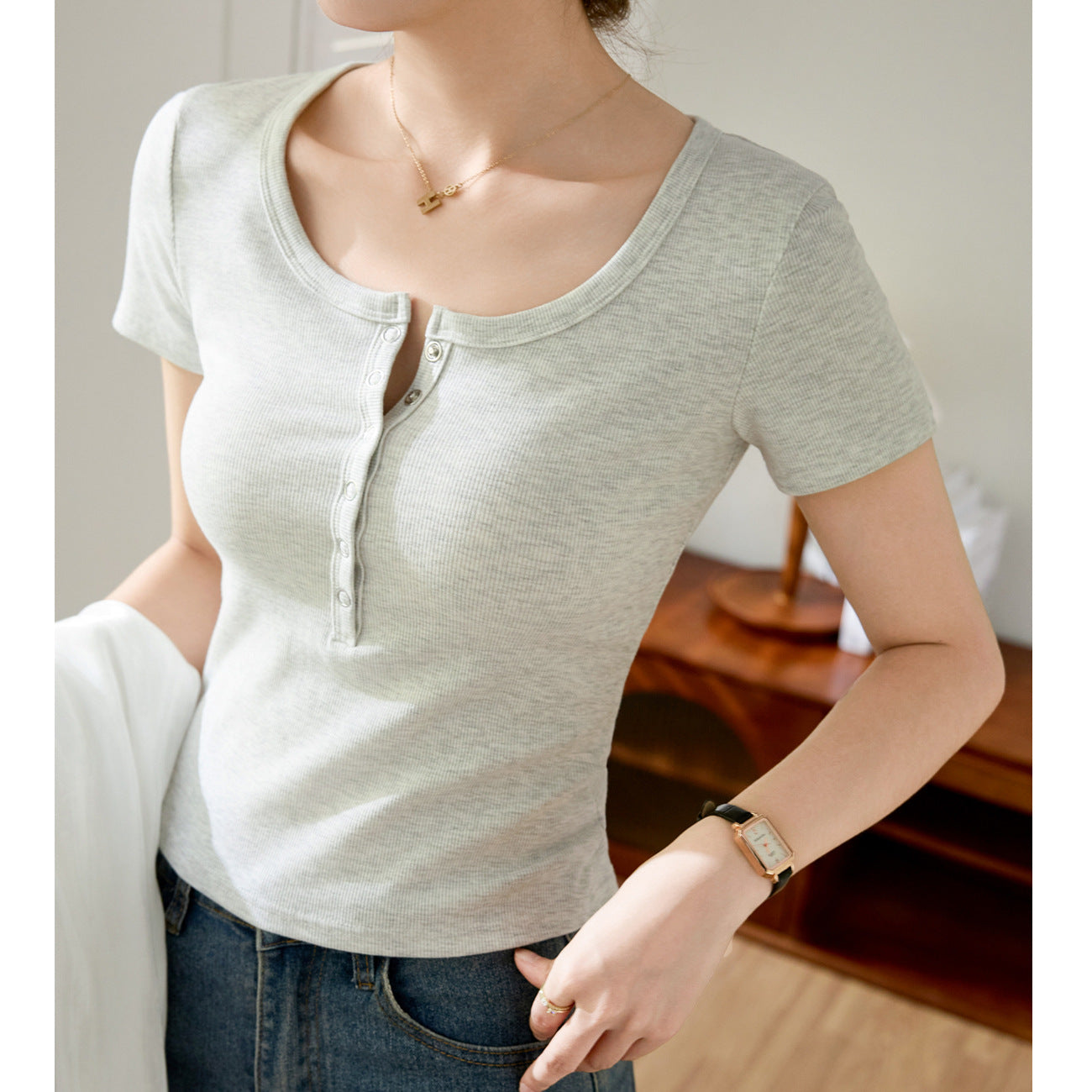 Use good materials% high-end hidden button short-sleeved T-shirt women's summer threaded cotton 2026 new slim-fitting and thin versatile bottoming shirt