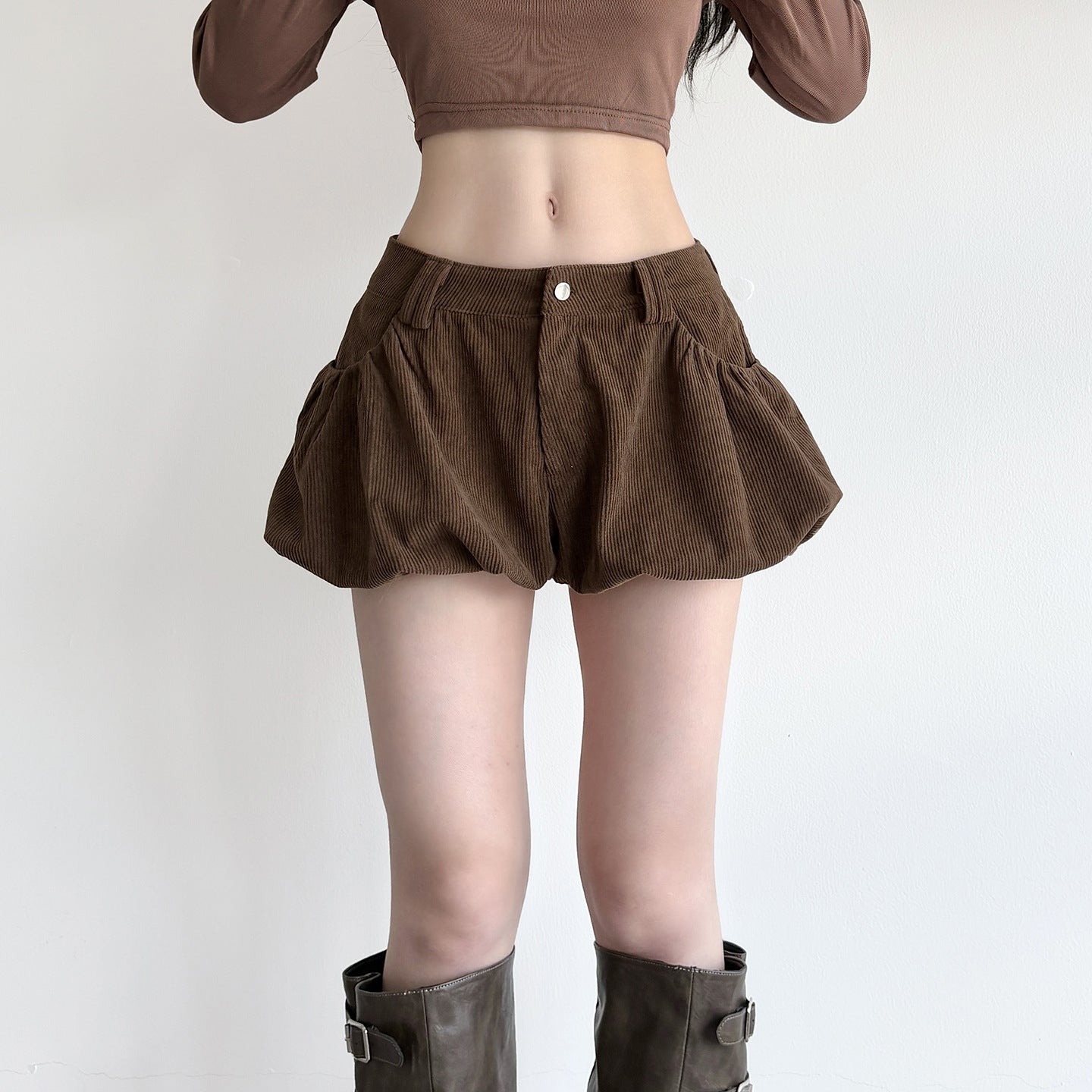 2025 autumn Korean style sweet and spicy new corduroy bud culottes low waist design suede belt accessories shorts