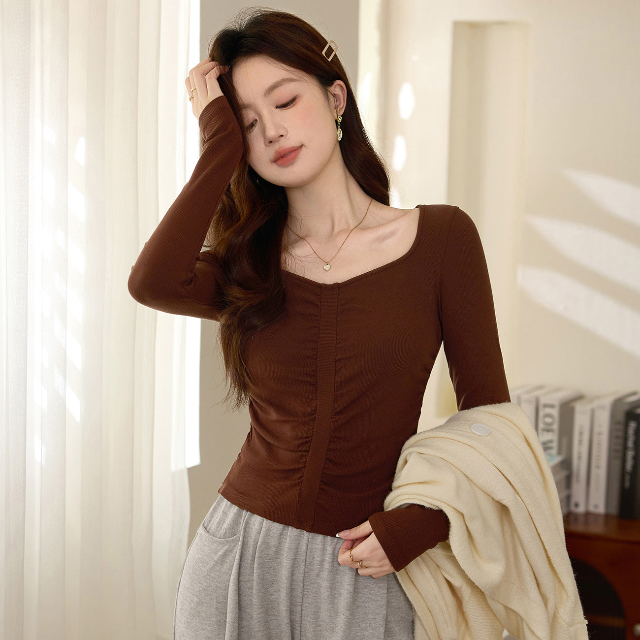 #Ingenuity Screening Products #Thin Velvet Chic Design Sense Pleated Square Neck T-Shirt Women's Long Sleeve 2026 Autumn and Winter New Bottom Shirt