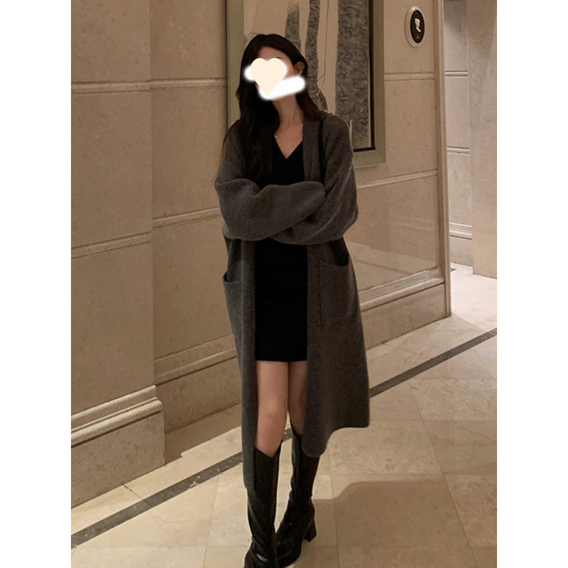 Small V-neck waist pleated dress for women's spring and autumn long-sleeved slim-fitting short hip skirt