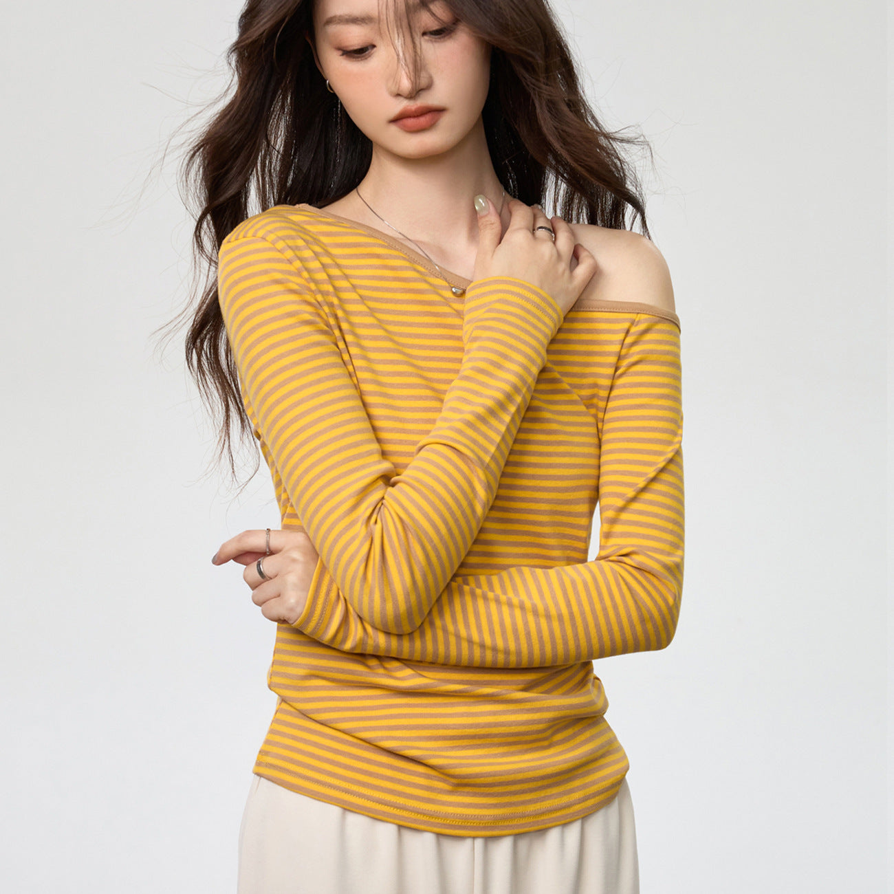 pure cotton, black and white striped t-shirt women's long-sleeved one-word collar slanted shoulder 2026 autumn new slim-fitting and thin Spice Girl top