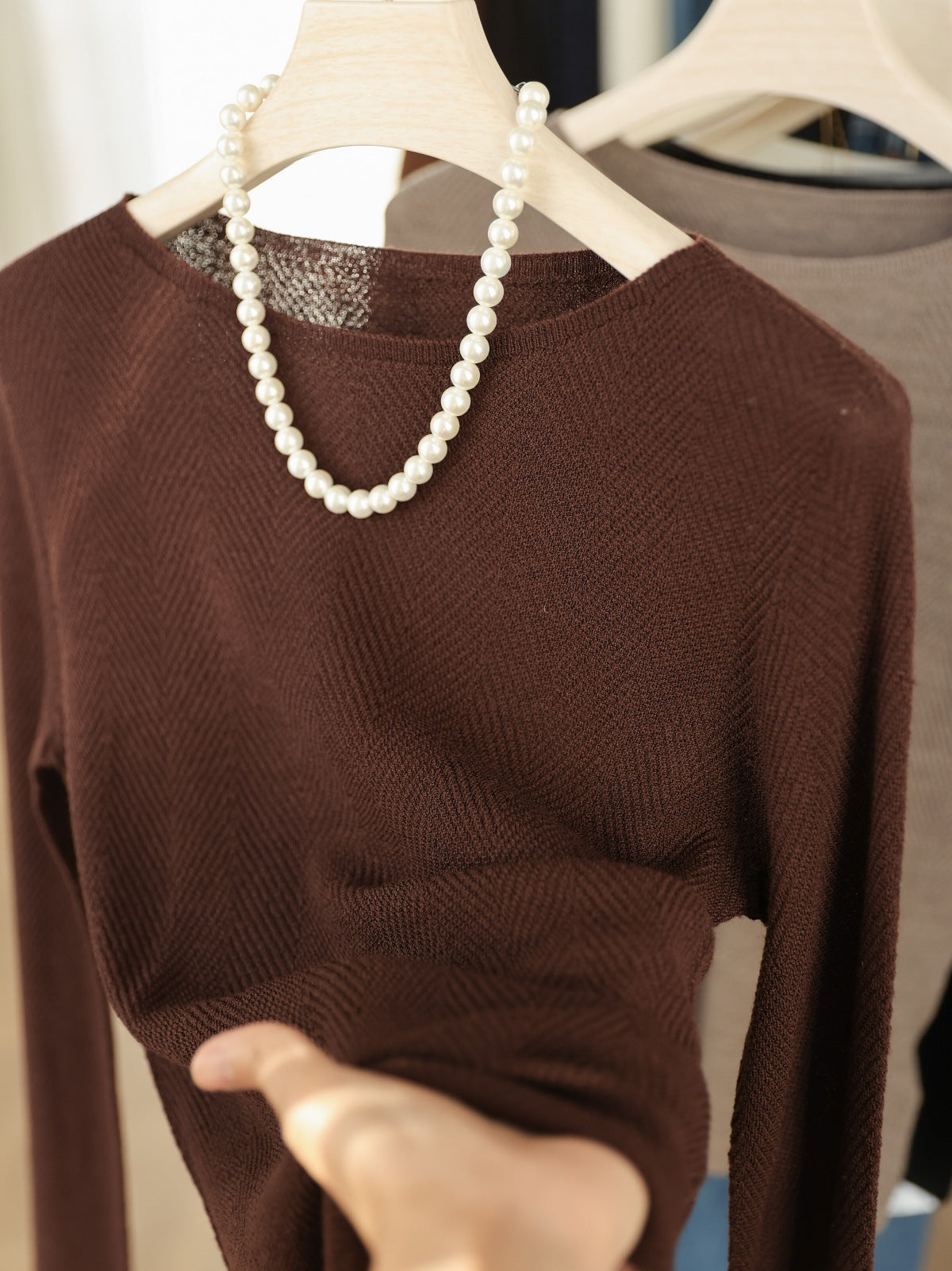 Machine washable 60 ultra-fine worsted full wool sweaters with fish bone pattern and thin seamless long-sleeved knitted sweaters and tops for women's autumn and winter