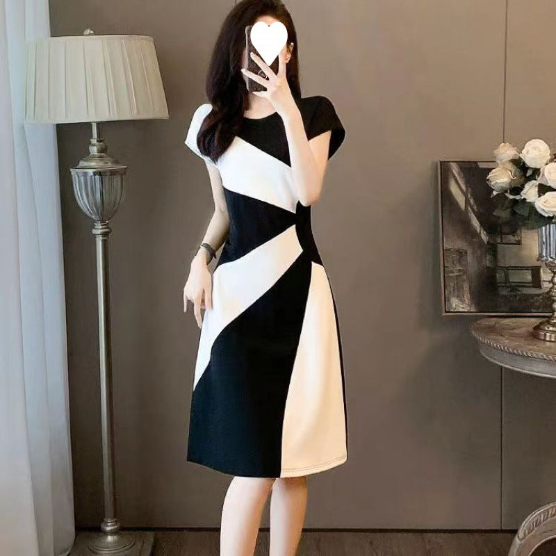 French dress summer 2024 new temperament waist thin high black and white splicing casual skirt