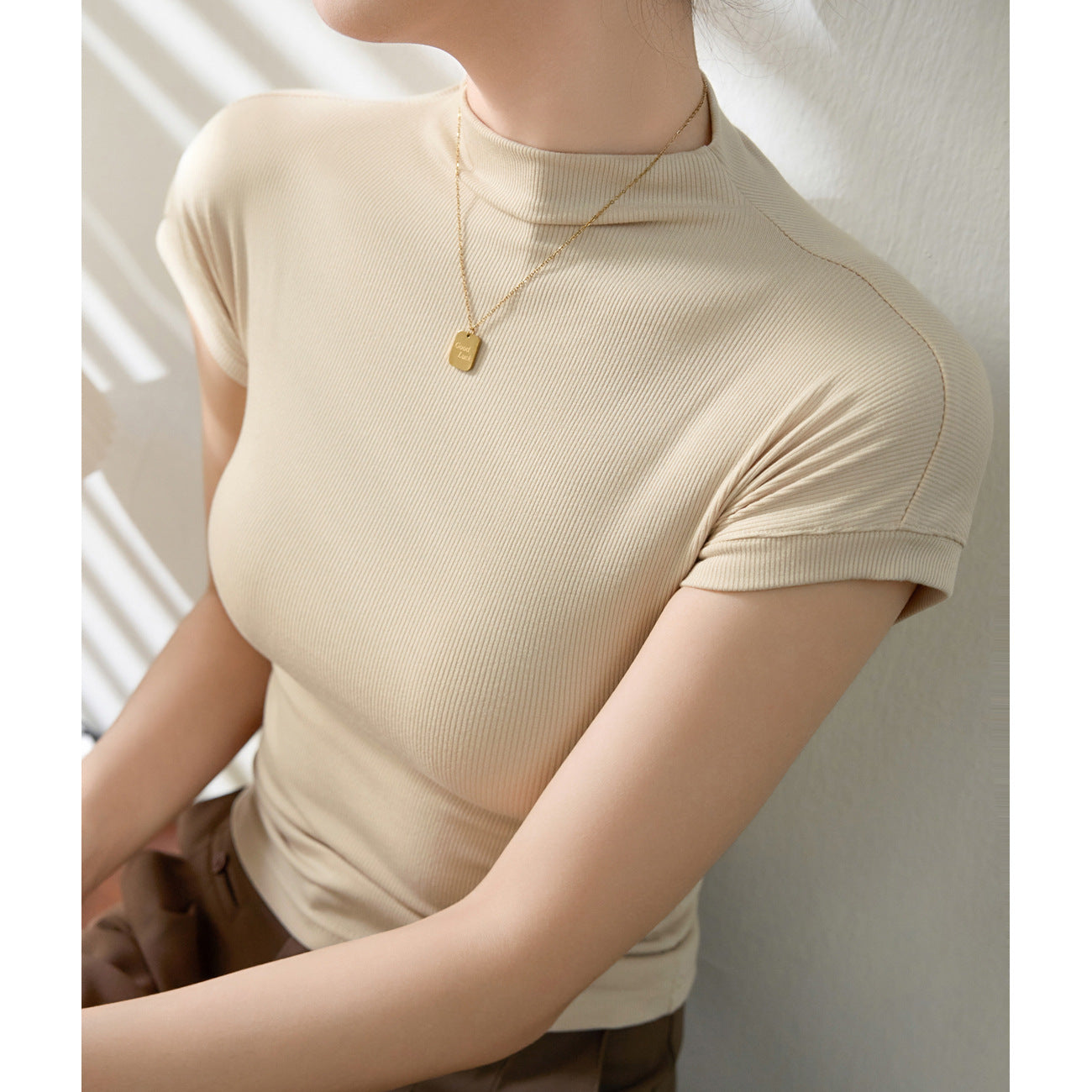 [High quality] Semi-turtleneck tight T-shirt women's summer shoulder-plugged short-sleeved 2026 new thin stand-up collar bottoming shirt