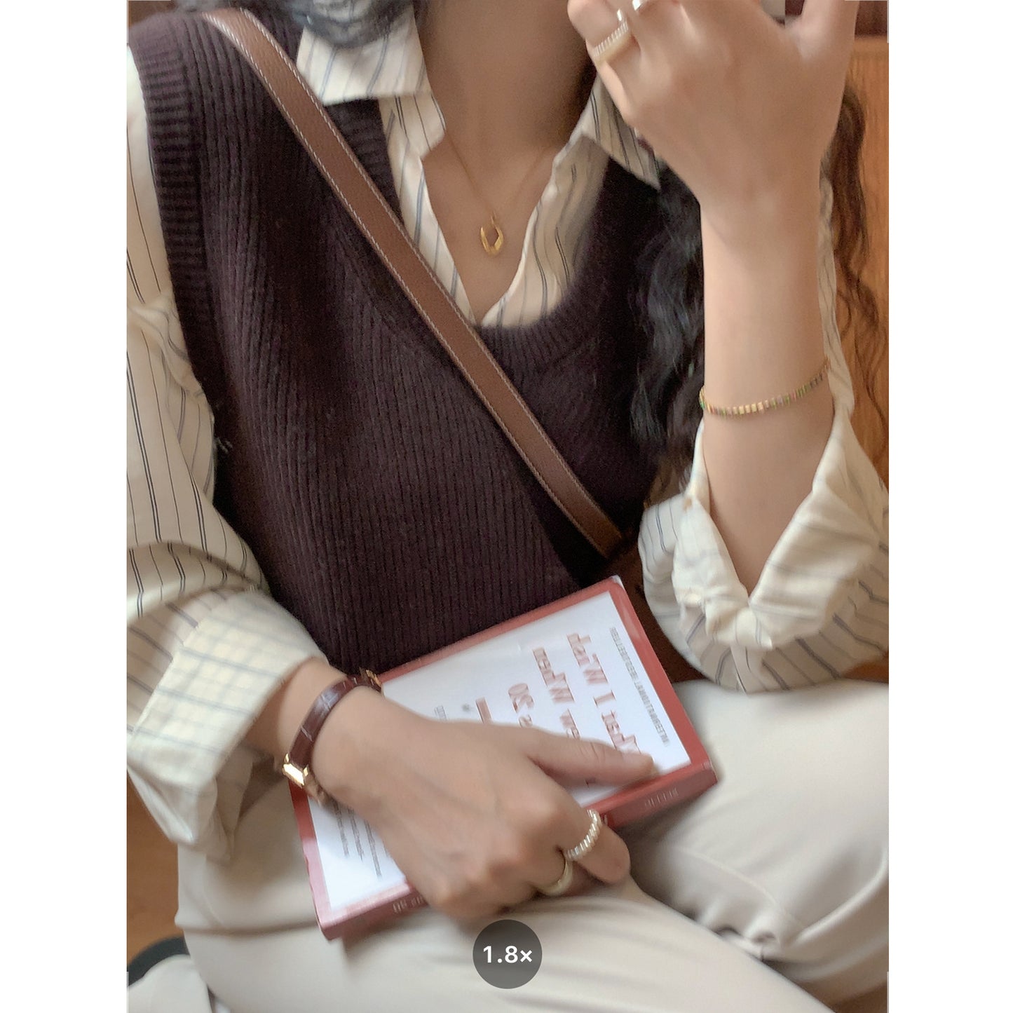 Layered in early autumn, small people loose and lazy, low crew neck vest, versatile knitted vest girl