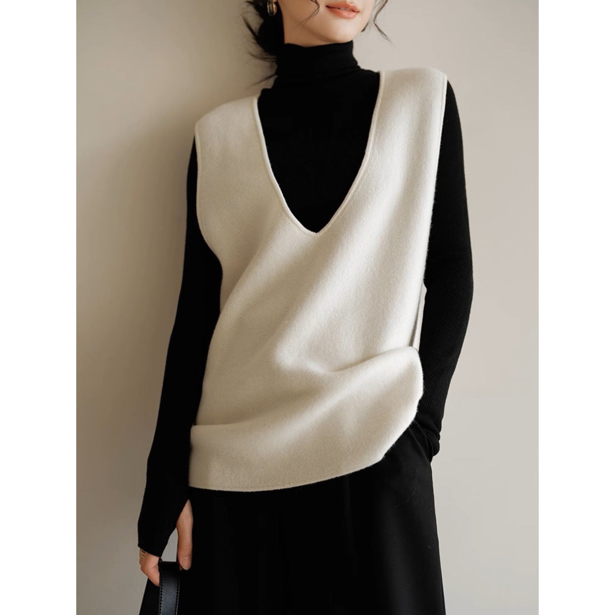 Versatile, simple, advanced relaxation, stacked and thin knitted vest vest