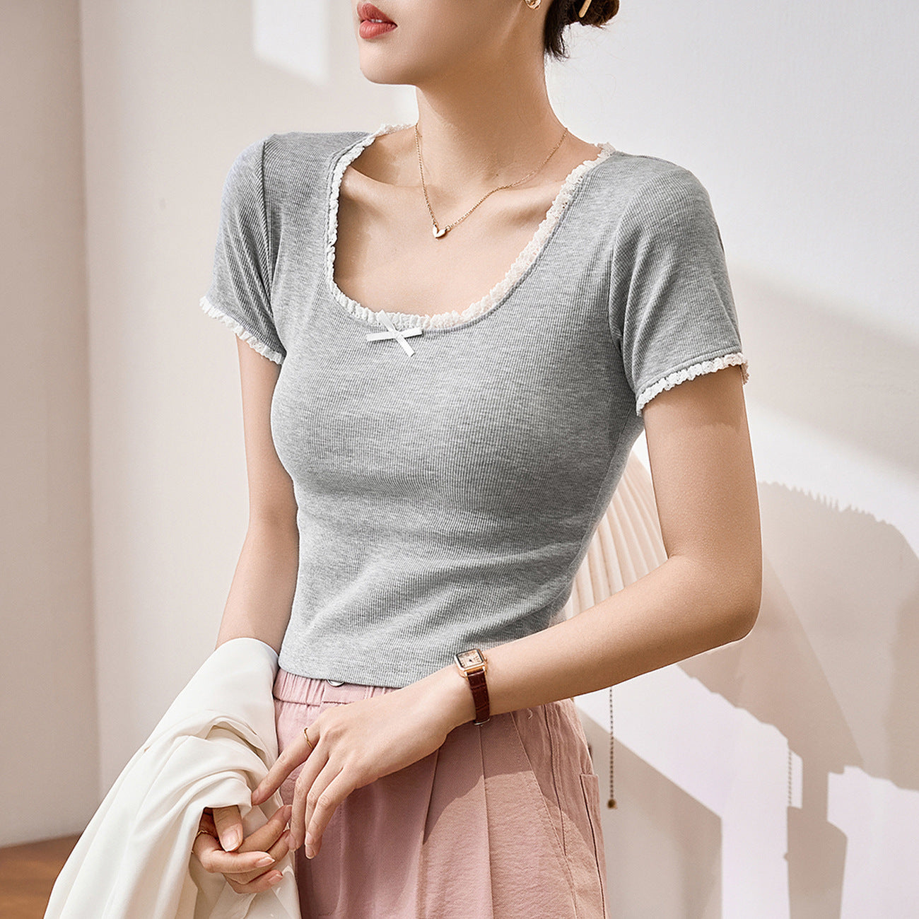 #260G Youke silk, Zhen quality #lace T-shirt women's summer new U-neck bow short-sleeved contrasting high-waisted top