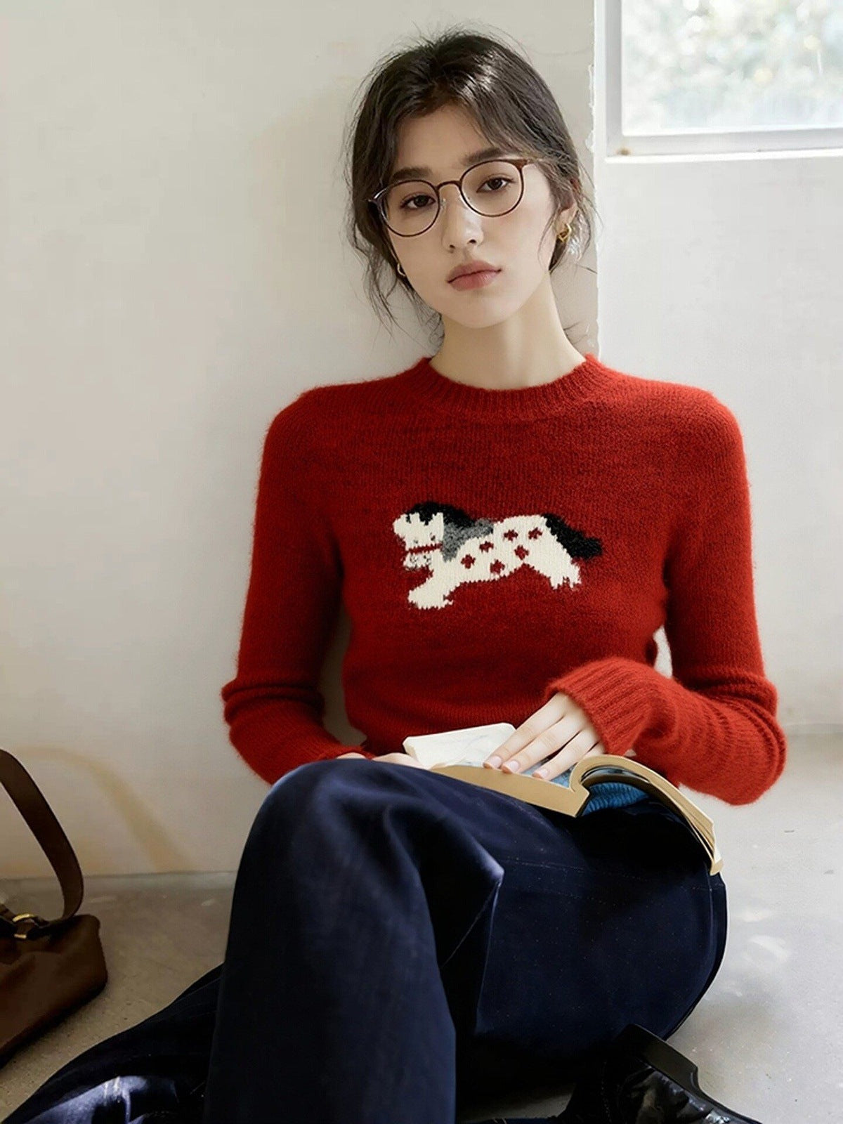 2025 winter senior feeling super good-looking soft waxy lazy wind age reduction unique relaxation New Year's red knitted sweater women