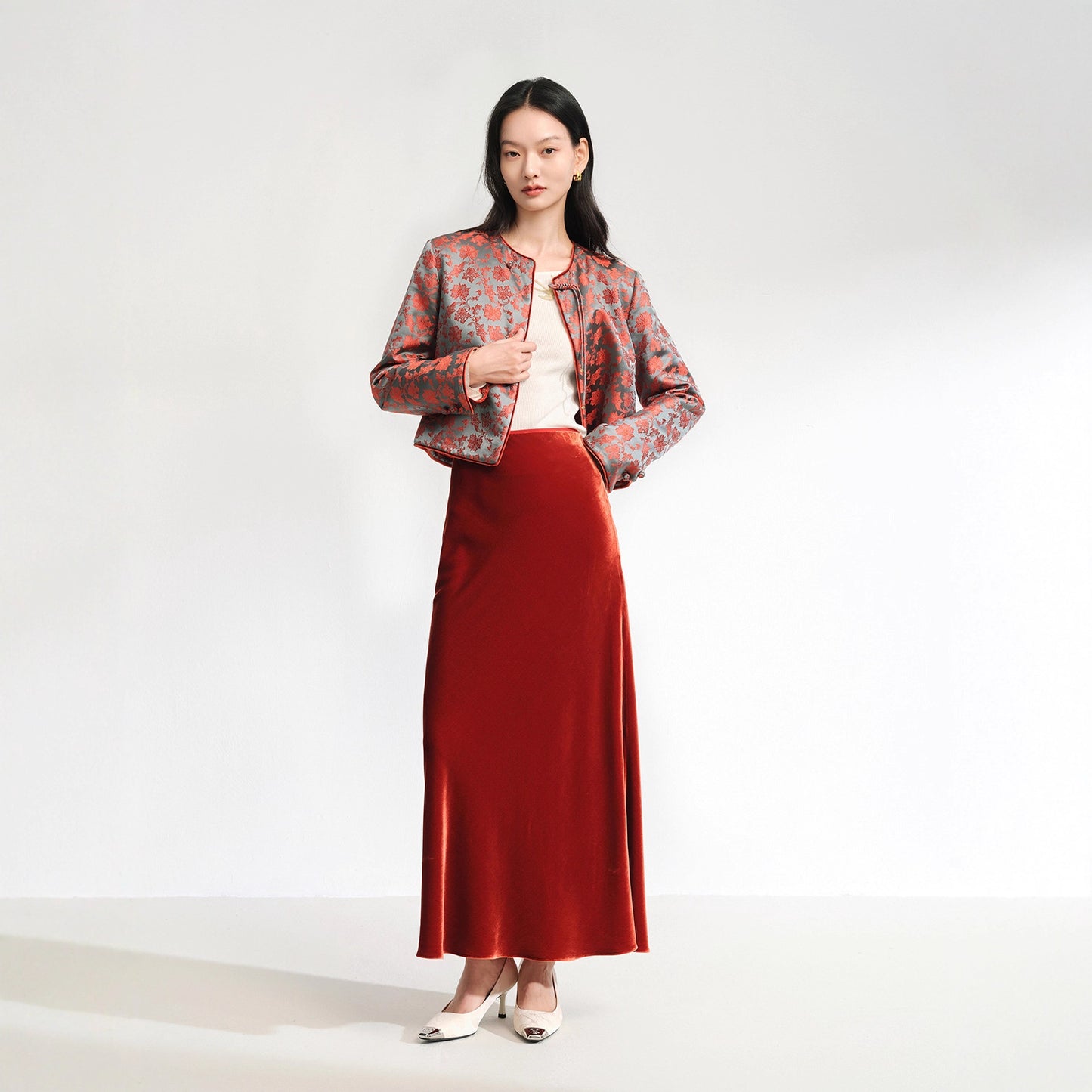 Textured velvet high-waisted fishtail skirt diagonal cut silk hip skirt autumn and winter 2025 new a-word skirt long skirt