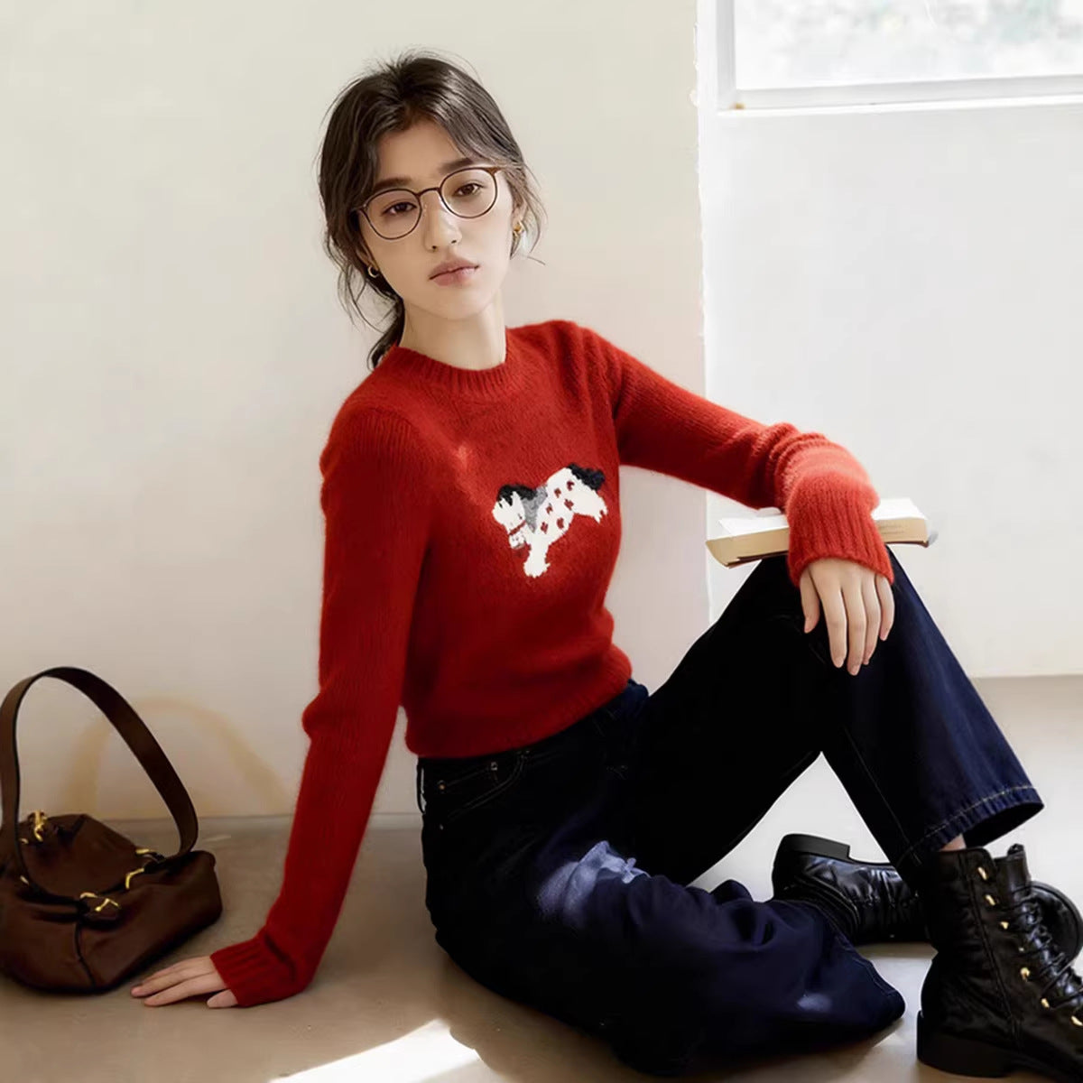 2025 winter senior feeling super good-looking soft waxy lazy wind age reduction unique relaxation New Year's red knitted sweater women