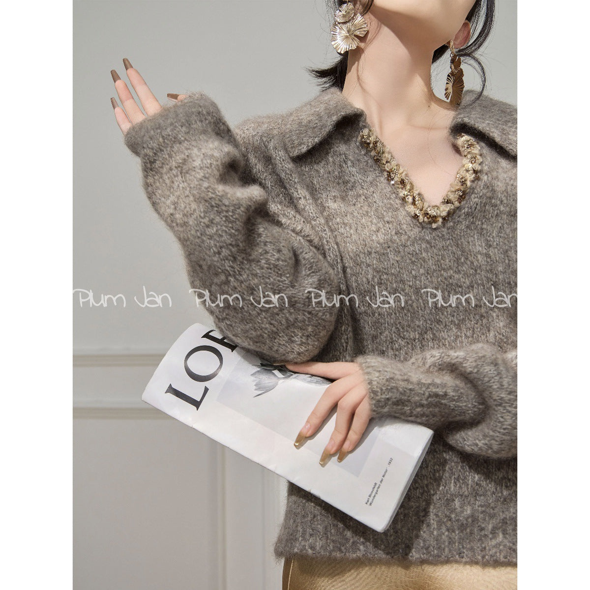 Plum Jan/Unique and beautiful This year's popular beautiful brown V-neck sweater women's 2026 new winter