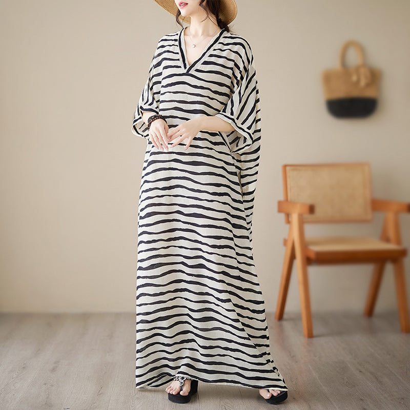 Real shot 2023 summer thin cotton and linen V-neck large size loose literary holiday style medium and long dress women