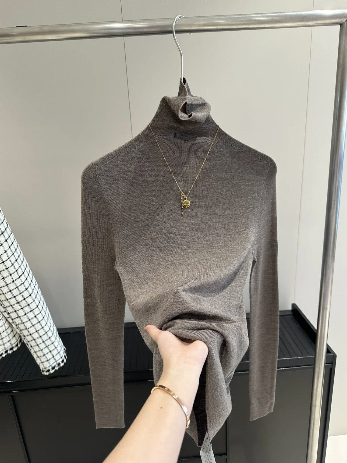 IN BLUE 100 wool! Yangzi yarn seamless machine washable fashion bottoming sweater knitted sweater women's sweater