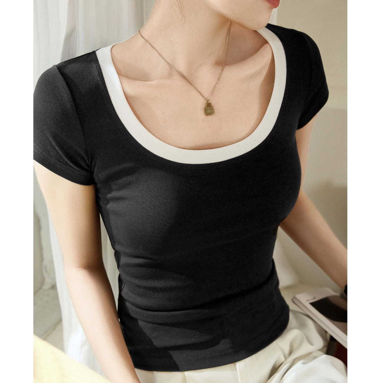 [Use good materials] Contrasting color big U-neck pure cotton T-shirt women's summer sexy 2026 new short-sleeved thin top bottoming shirt