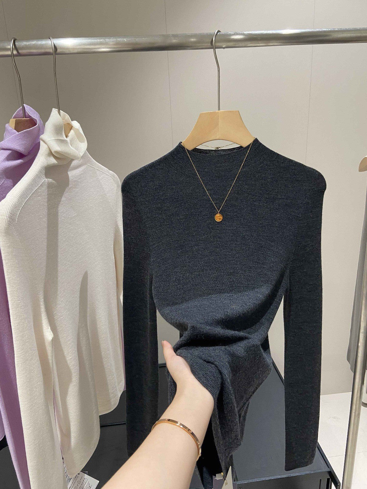 IN BLUE 100 wool! Yangzi yarn seamless machine washable fashion bottoming sweater knitted sweater women's sweater