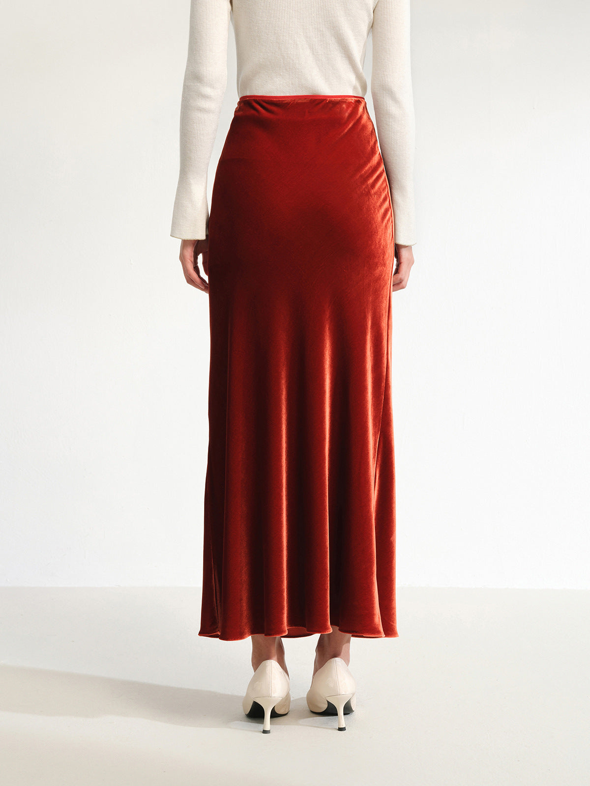 Textured velvet high-waisted fishtail skirt diagonal cut silk hip skirt autumn and winter 2025 new a-word skirt long skirt