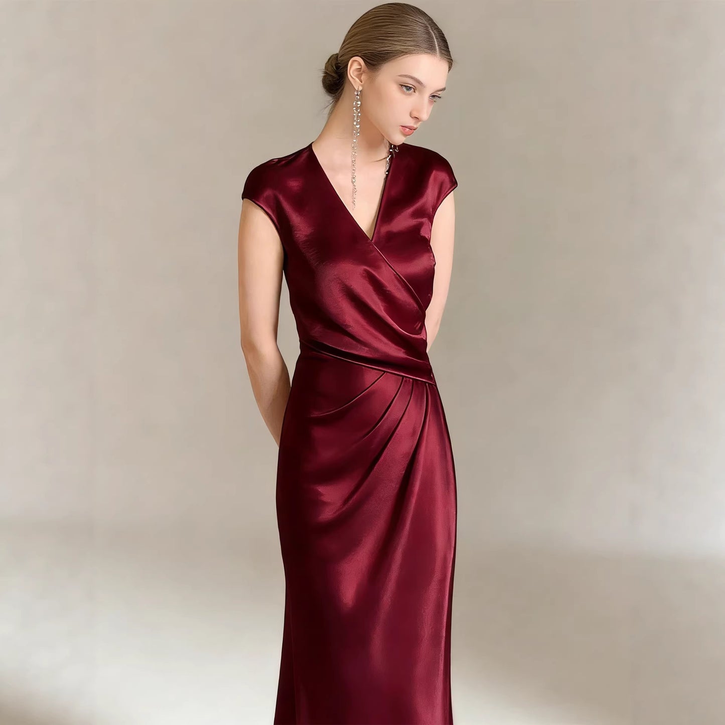 Haute couture French high-end feeling daughter feeling expensive feeling temperament satin overlapping V-neck summer waist thin fishtail dress