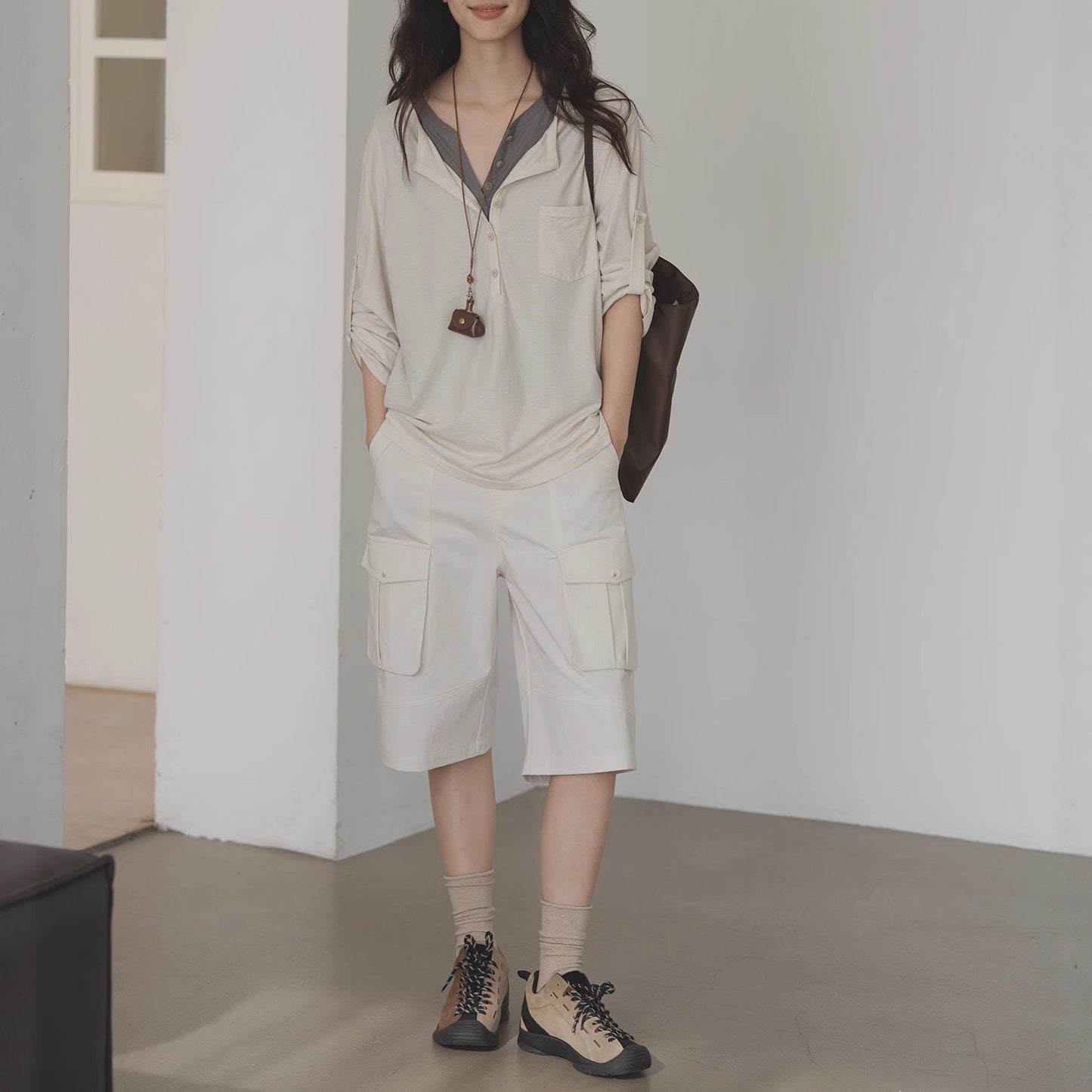 EIGHTMONTH contrasting fake two-piece loose T-shirt women's 2025 autumn new mid-sleeved shoulder-down niche top