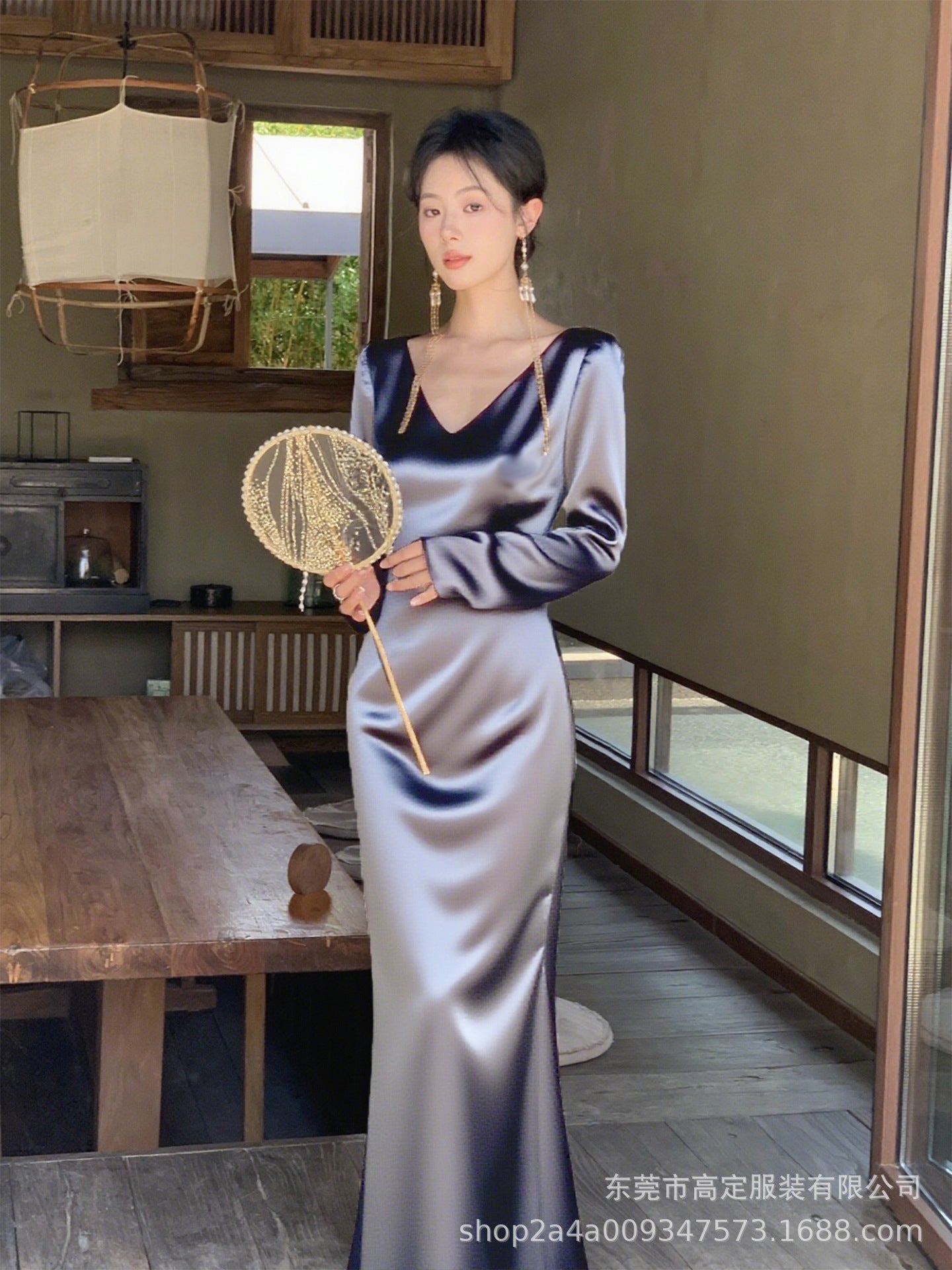 Haute couture imported acetic acid V-neck satin one-piece dress temperament oblique cut long dress fish tail advanced sense French